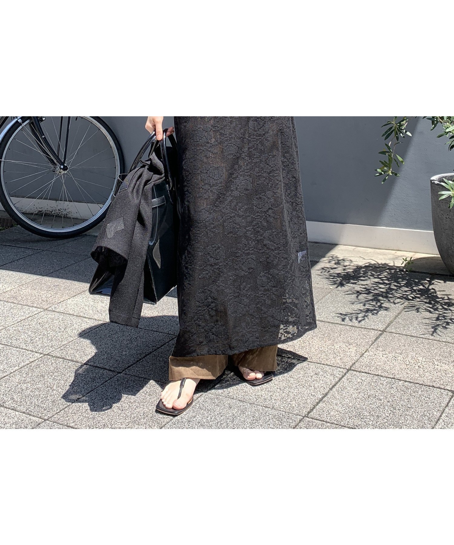 【ドゥドゥ/DouDou】のラッセルレースドッキングワンピース インテリア・キッズ・メンズ・レディースファッション・服の通販 founy(ファニー) 　ファッション　Fashion　レディースファッション　Fashion for Women　ワンピース　Dresses　2025年　2025　2025春夏・S/S　Spring/Summer 2025 SS25　デニム　Denim, Jeans Material　レース　Lace, Lace Fabric　再入荷　Restock / Back in Stock　夏　Summer　S/S・春夏　SS, Spring/Summer, Warm Season　ブラック|ID: prp329100004662029 ipo3291000000033733246