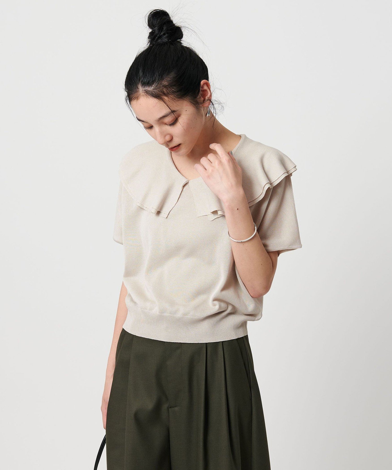 【ビューティ&ユース ユナイテッドアローズ/BEAUTY&YOUTH / UNITED ARROWS】の【WEB限定】フリルカラー ニットプルオーバー -ウォッシャブル- 人気、トレンドファッション・服の通販 founy(ファニー) 　ファッション　Fashion　レディースファッション　Fashion for Women　トップス・カットソー　Cut & Sew Tops　ニット　Knit Tops & Sweaters　カジュアルプルオーバー・ニットトップス　Pullovers & Knit Tops / Casual Pullovers　ウォッシャブル　Machine Washable　サマー　Summer, Summer Style　シンプル　Simple, Minimal　スラックス　Slacks, Dress Pants　フリル　Frill, Ruffle　リラックス　Relax, Relaxed Fit　ワイド　Wide, Wide Fit　おすすめ　Recommended / Our Picks　夏　Summer　エレガント 上品　Elegant　 other-1|ID: prp329100004662064 ipo3291000000033891508