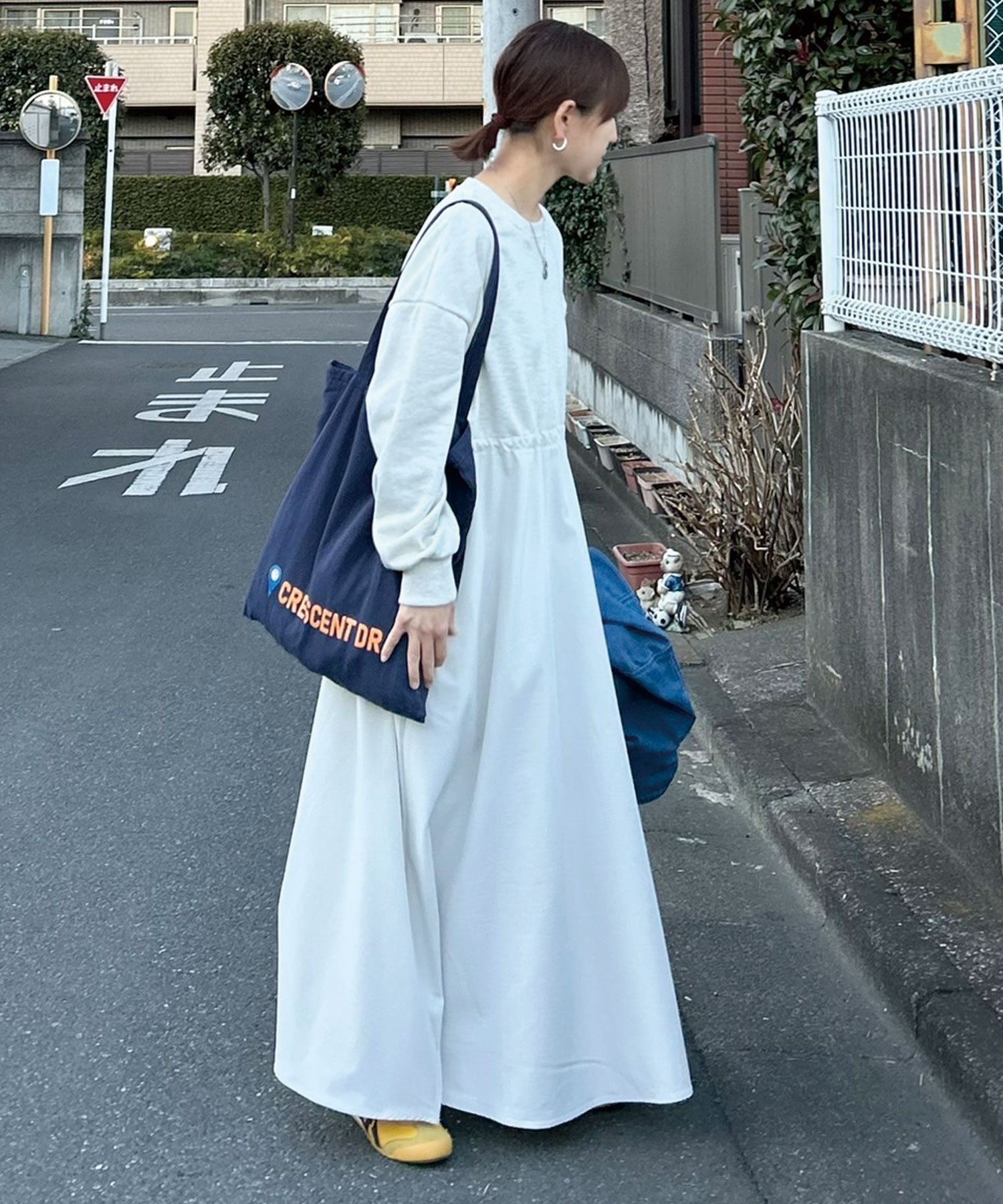 【コーナーズ/CORNERS】の【CORNERS by KR】長袖スウェットドッキングワンピース インテリア・キッズ・メンズ・レディースファッション・服の通販 founy(ファニー) 　ファッション　Fashion　レディースファッション　Fashion for Women　ワンピース　Dresses　トレンド　Trend, Trending Now　ドッキング　Docking, Mixed Material　ドローコード　Drawcord, Drawstring Cord　長袖　Long Sleeve, Full Sleeve　ミックス　Mix, Mixed Style　エレガント 上品　Elegant　オートミール|ID: prp329100004662239 ipo3291000000033967327