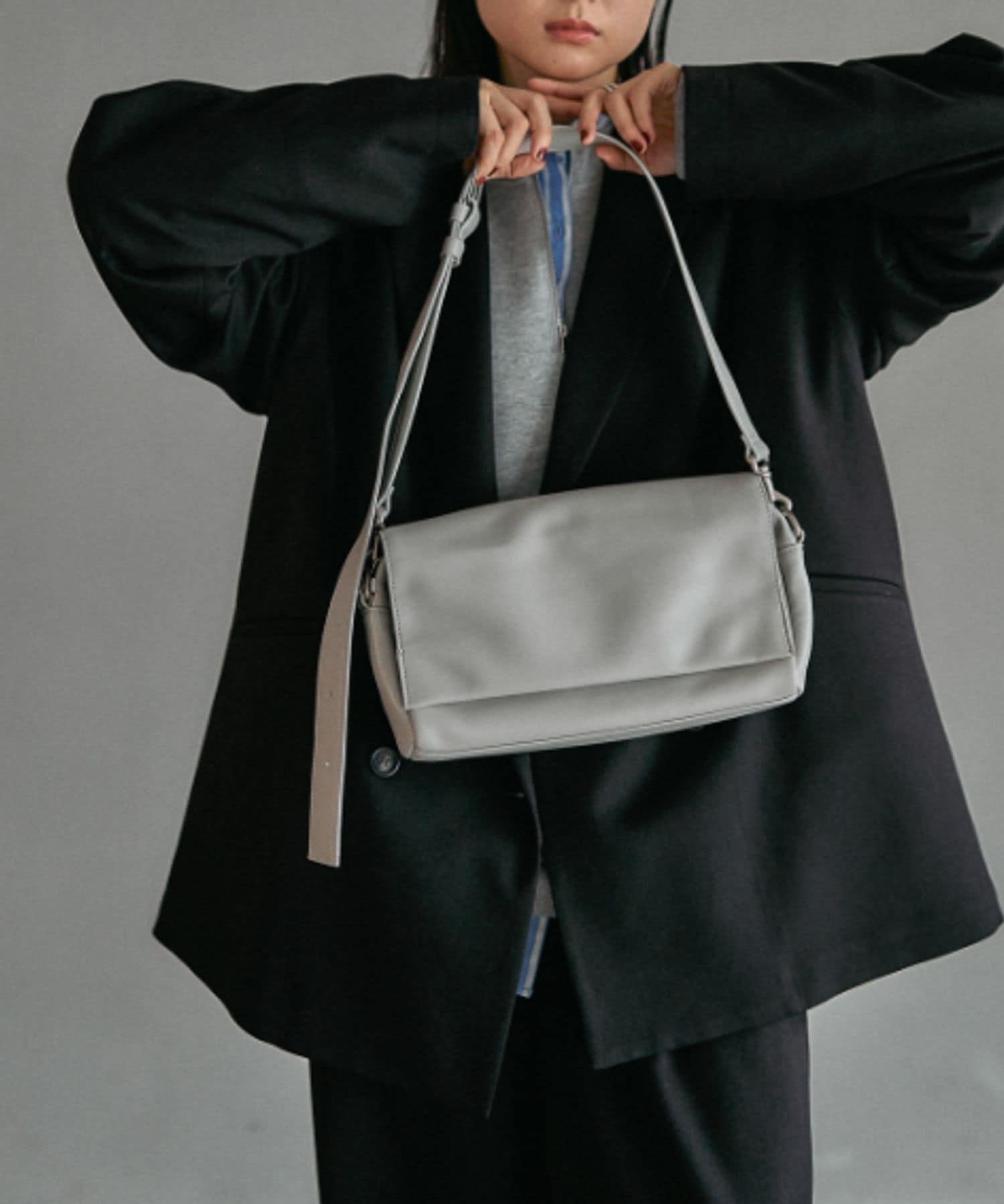 【レプシィム ローリーズファーム/LEPSIM LOWRYS FARM】のフラップボディバッグ インテリア・キッズ・メンズ・レディースファッション・服の通販 founy(ファニー) 　ファッション　Fashion　レディースファッション　Fashion for Women　バッグ　Bags　コンパクト　Compact, Small Size　ジャケット　Jacket, Outerwear　フィット　Fit, Slim Fit　フェイクレザー　Faux Leather, PU Leather　フラップ　Flap, Flap Pocket　マニッシュ　Mannish, Boyish　ライトグレー12|ID: prp329100004662353 ipo3291000000034446391