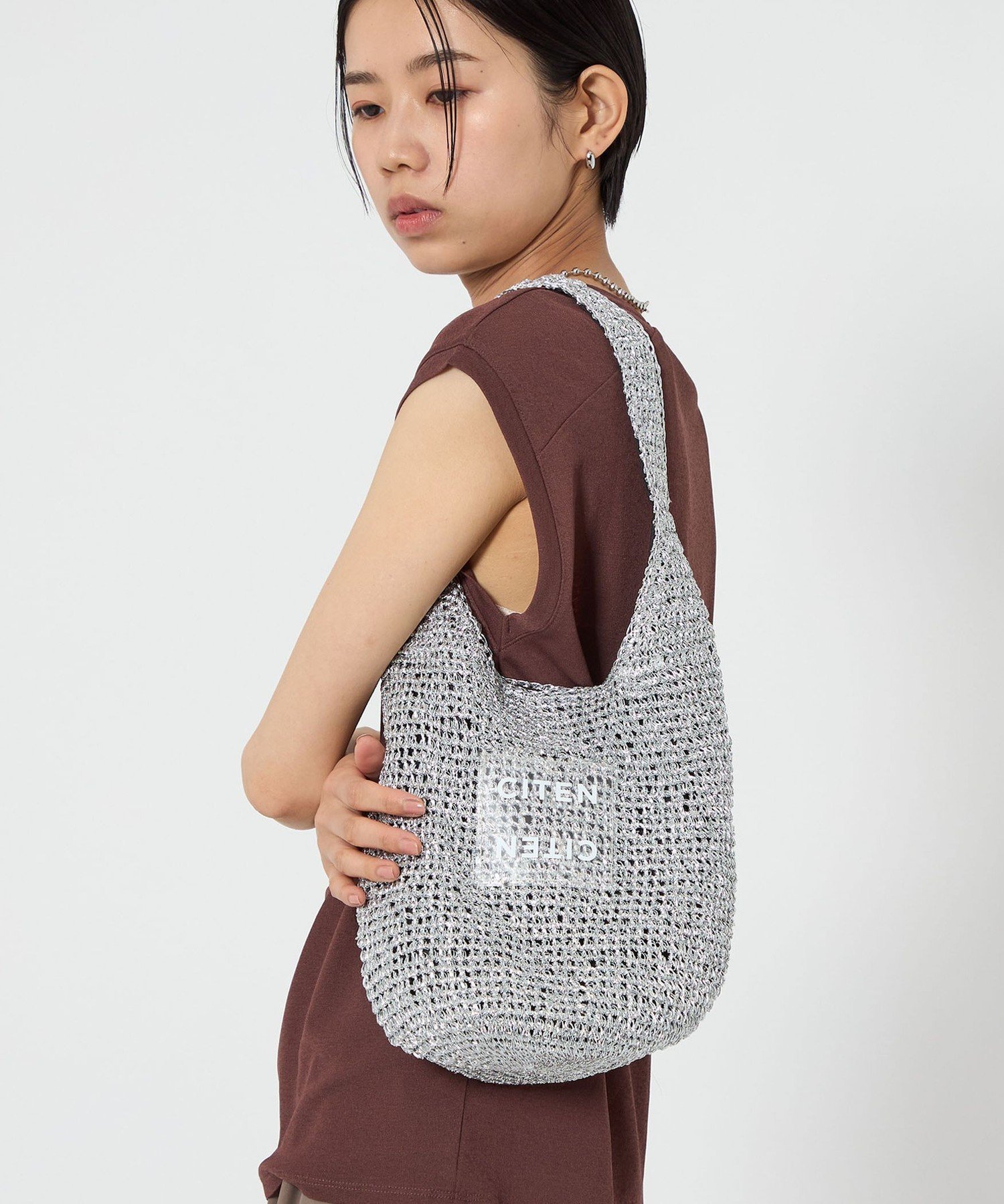 【シテン/CITEN】の【+20%ポイントバック】ラメコードクリアロゴワンショルダー インテリア・キッズ・メンズ・レディースファッション・服の通販 founy(ファニー) 　ファッション　Fashion　レディースファッション　Fashion for Women　バッグ　Bags　フィット　Fit, Slim Fit　フォルム　Silhouette, Form　フロント　Front, Front Design　ポケット　Pocket, Pocket Detail　夏　Summer　SILVER|ID: prp329100004662391 ipo3291000000033837415