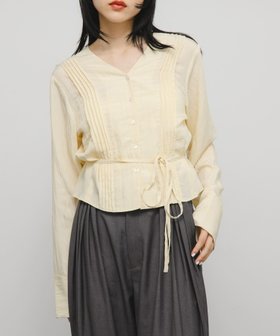 【ケービーエフ/KBF / URBAN RESEARCH】のピンタックVネックブラウス 人気、トレンドファッション・服の通販 founy(ファニー) ファッション Fashion レディースファッション Fashion for Women トップス・カットソー Cut & Sew Tops シャツ・ブラウス・オフィスカジュアル Elegant Blouses & Button-Ups Vネックトップス V-Neck Tops / V-Cut Neckline Shirts 2025年 2025 2025-2026秋冬・A/W Autumn/Winter 2025–26 AW25–26 冬 Winter / This Winter おすすめ Recommended / Our Picks スラックス Slacks, Dress Pants デコルテ Décolleté, Neckline レース Lace, Lace Fabric A/W・秋冬 Autumn/Winter |ID:prp329100004662564