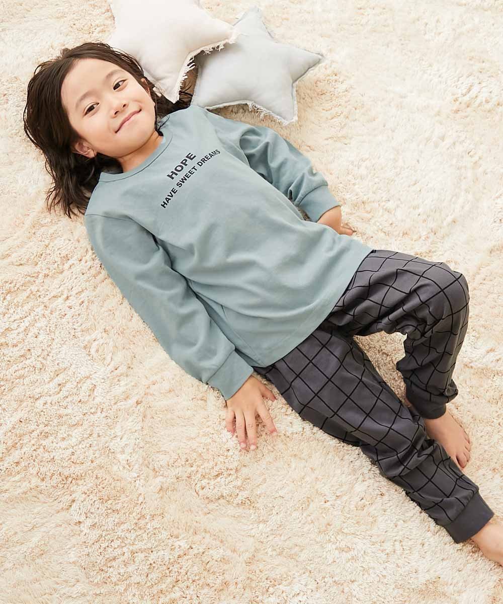 【デビロック/devirock / KIDS】の綿100% デビラボ ROOM ボーイズ 長袖パジャマ パジャマ ルームウェア 25AW インテリア・キッズ・メンズ・レディースファッション・服の通販 founy(ファニー) 　ファッション　Fashion　キッズファッション　Fashion for Kids　長袖　Long Sleeve, Full Sleeve　パジャマ　Pajamas, Sleepwear　ボーイズ　Boyish, Boy Style　おすすめ　Recommended / Our Picks　お家時間・ステイホーム　Stay Home / At Home　旅行　Travel　2025年　2025　2025-2026秋冬・A/W　Autumn/Winter 2025–26 AW25–26　001-ロゴ-Dサックス|ID: prp329100004662833 ipo3291000000033914582