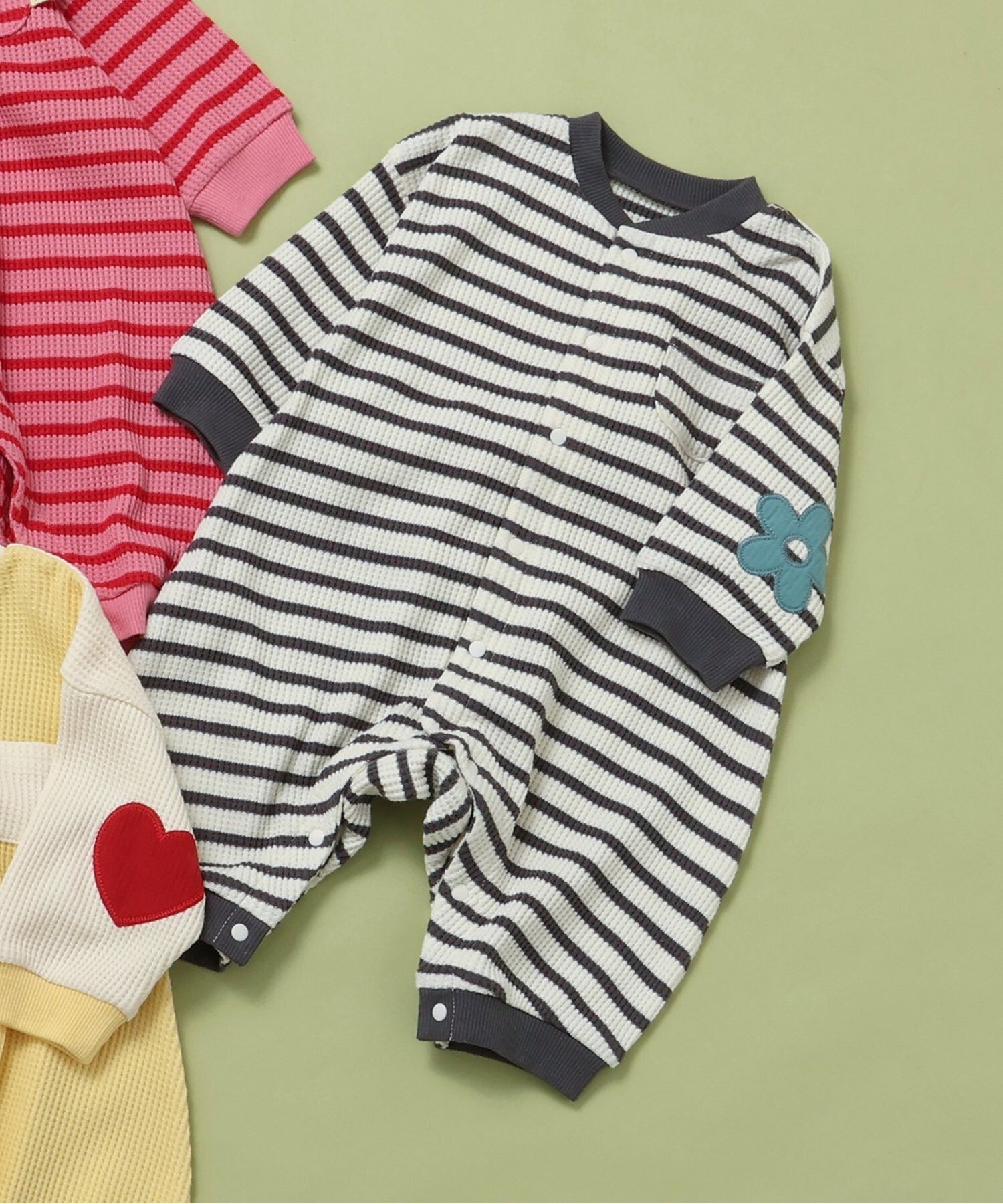 【エフオー オンラインストア/F.O.Online Store / KIDS】の【リンク】いろいろパッチワッフルカバーオール インテリア・キッズ・メンズ・レディースファッション・服の通販 founy(ファニー) 　ファッション　Fashion　キッズファッション　Fashion for Kids　おすすめ　Recommended / Our Picks　ギフト プレゼント　Gift / Present　ロンパース　Romper, Jumpsuit　人気　Popular, Best Seller　オフホワイト|ID: prp329100004662887 ipo3291000000034122790