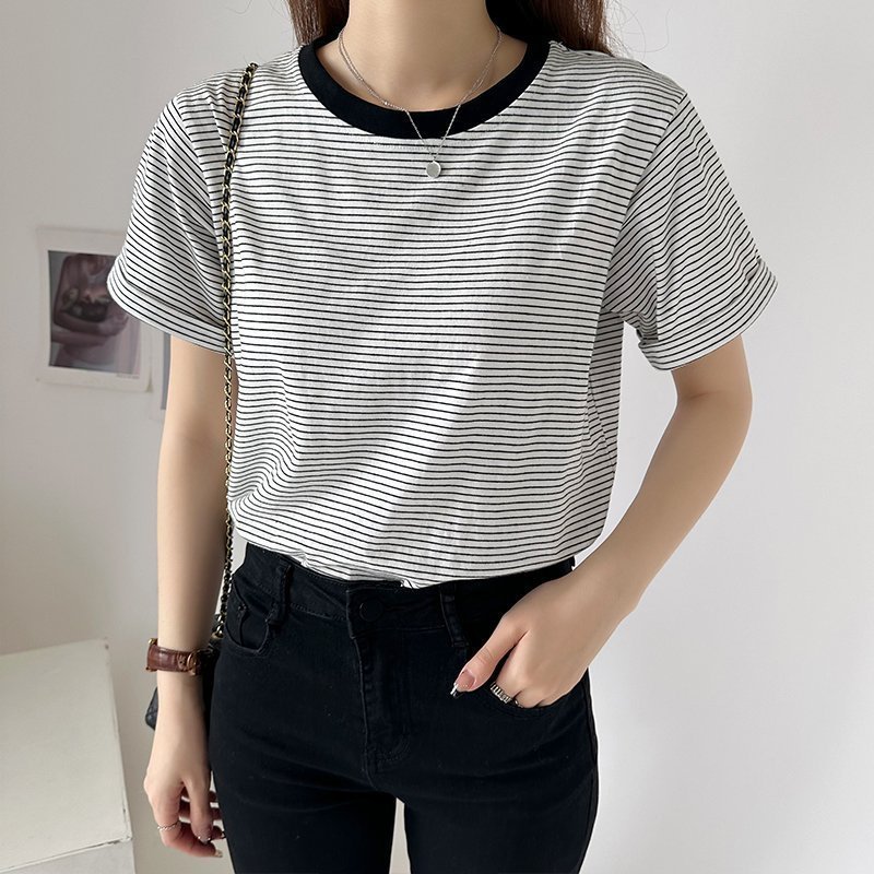 【ココモモ/COCOMOMO】のTシャツ ボーダートップス カットソーレディース 半袖 クルーネック インテリア・キッズ・メンズ・レディースファッション・服の通販 founy(ファニー) 　ファッション　Fashion　レディースファッション　Fashion for Women　トップス・カットソー　Cut & Sew Tops　シャツ・ブラウス・オフィスカジュアル　Elegant Blouses & Button-Ups　ロングTシャツ・Tシャツ　Longline T-Shirts & Tees　カットソー・ベーシックTシャツ　Cut-and-Sewn Tops / Stretch Tees & Basics　ボーダー　Border, Stripe　ロールアップ　Roll-Up, Cuffed Hem　半袖　Short Sleeve, Half Sleeve　ホワイト|ID: prp329100004663018 ipo3291000000033833585