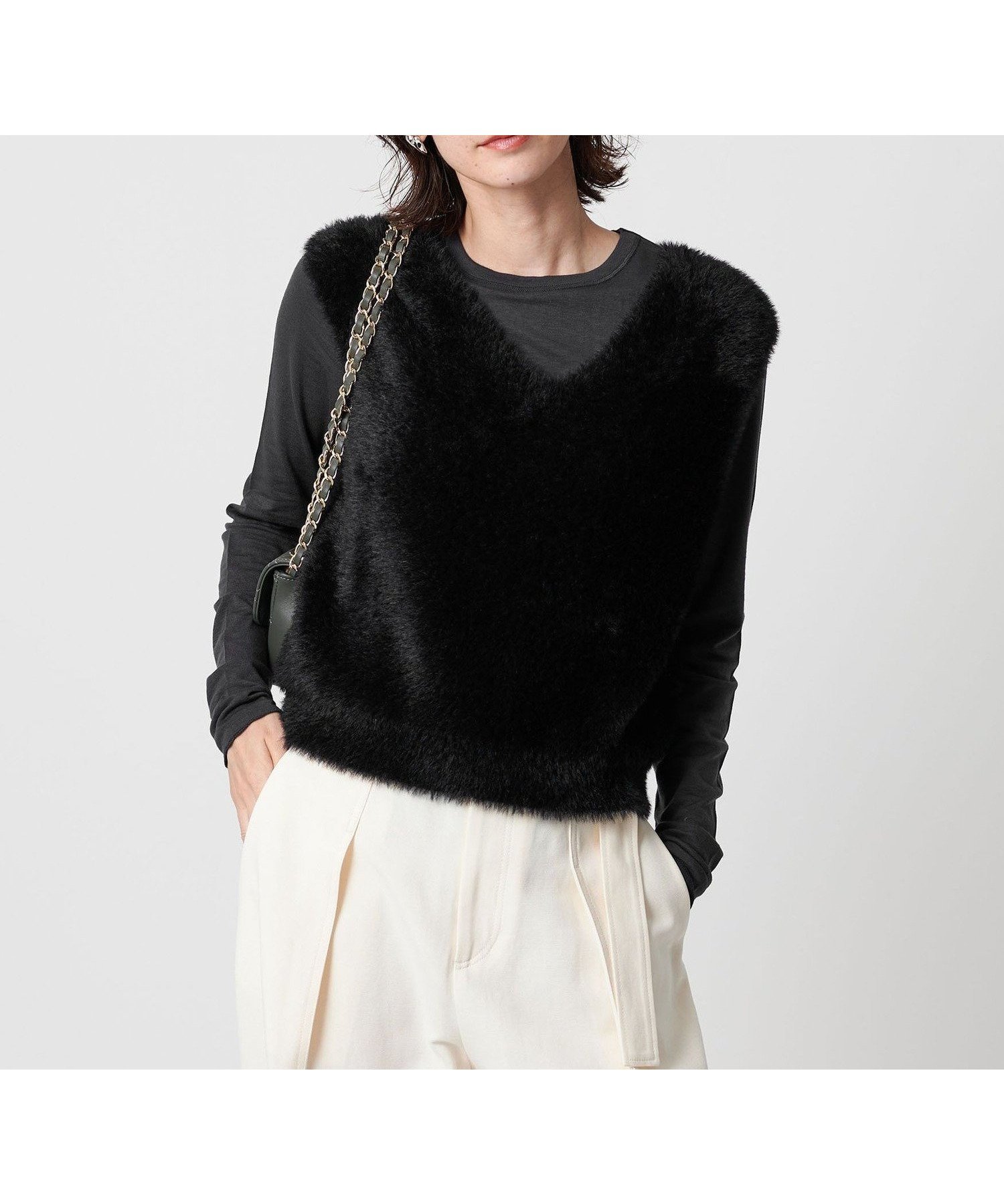 【ビューティ&ユース ユナイテッドアローズ/BEAUTY&YOUTH / UNITED ARROWS】のシャギーVネック ニットベスト インテリア・キッズ・メンズ・レディースファッション・服の通販 founy(ファニー) 　ファッション　Fashion　レディースファッション　Fashion for Women　アウター　Coat / Outerwear Collection　トップス・カットソー　Cut & Sew Tops　ニット　Knit Tops & Sweaters　ベスト&ジレ / 重ね着スタイル　Vests & Gilets　Vネックトップス　V-Neck Tops / V-Cut Neckline Shirts　シンプル　Simple, Minimal　ノースリーブ　Sleeveless, No-Sleeve　バランス　Balance, Style Balance　ベスト　Vest, Waistcoat　マニッシュ　Mannish, Boyish　ロング　Long, Long-Length　ワイド　Wide, Wide Fit　BLACK|ID: prp329100004663117 ipo3291000000033737539