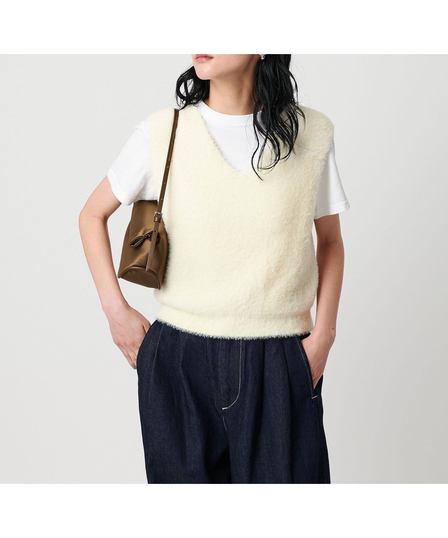 【ビューティ&ユース ユナイテッドアローズ/BEAUTY&YOUTH / UNITED ARROWS】のシャギーVネック ニットベスト インテリア・キッズ・メンズ・レディースファッション・服の通販 founy(ファニー) ファッション Fashion レディースファッション Fashion for Women アウター Coat / Outerwear Collection トップス・カットソー Cut & Sew Tops ニット Knit Tops & Sweaters ベスト&ジレ / 重ね着スタイル Vests & Gilets Vネックトップス V-Neck Tops / V-Cut Neckline Shirts シンプル Simple, Minimal ノースリーブ Sleeveless, No-Sleeve バランス Balance, Style Balance ベスト Vest, Waistcoat マニッシュ Mannish, Boyish ロング Long, Long-Length ワイド Wide, Wide Fit OFF WHITE|ID: prp329100004663117 ipo3291000000034601498