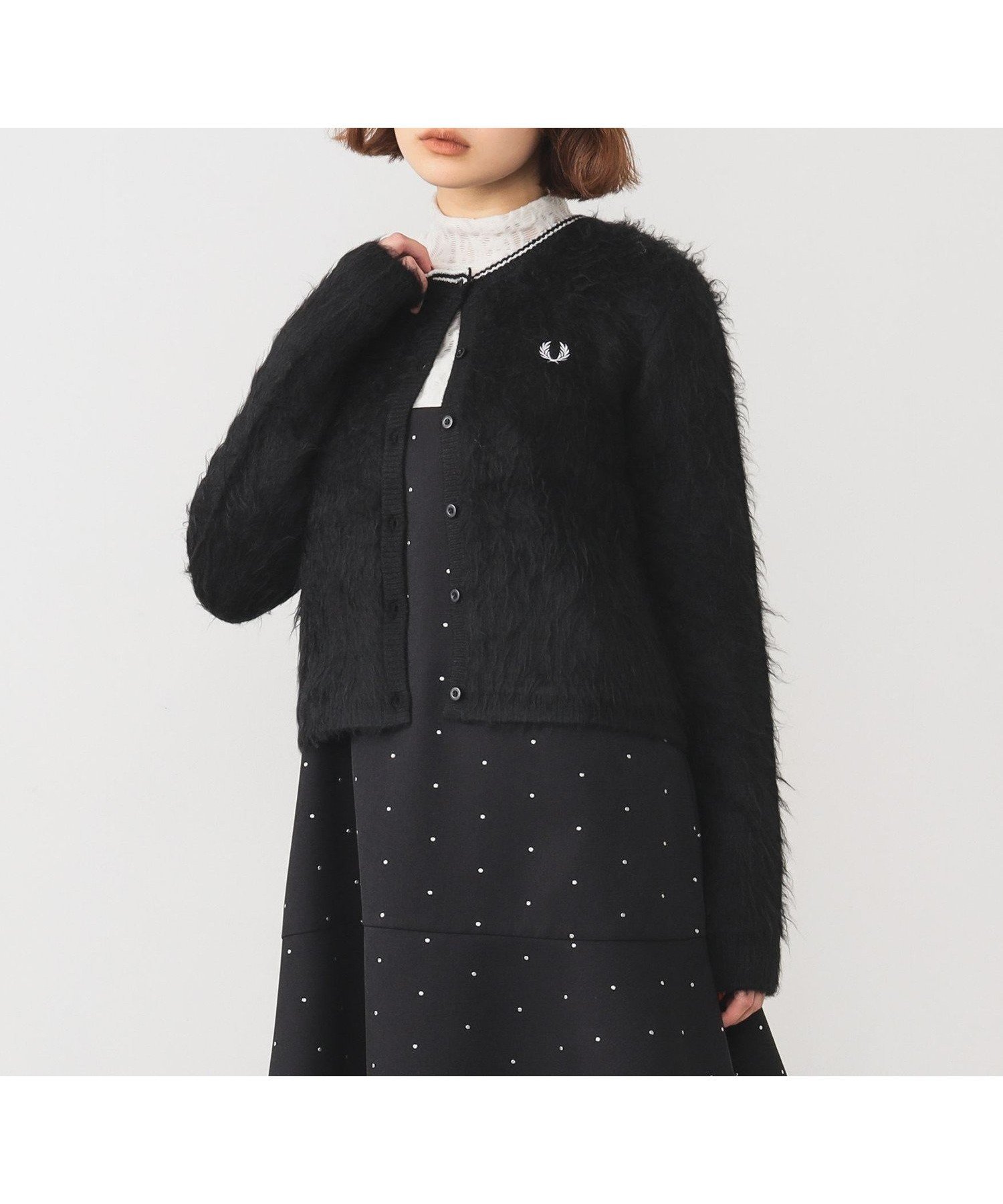 【ビームス ウイメン/BEAMS】の【別注】FRED PERRY / Fluffy Crewneck Knit Cardigan インテリア・キッズ・メンズ・レディースファッション・服の通販 founy(ファニー) ファッション Fashion レディースファッション Fashion for Women トップス・カットソー Cut & Sew Tops ニット Knit Tops & Sweaters カーディガン・羽織り Layered Style Cardigans インナー Innerwear カーディガン Cardigan, Knitwear コンパクト Compact, Small Size シンプル Simple, Minimal スラックス Slacks, Dress Pants ダウン Down, Puffer デニム Denim, Jeans Material バランス Balance, Style Balance ベスト Vest, Waistcoat 別注 Limited Edition, Custom Order 羽織 Haori, Light Jacket ミックス Mix, Mixed Style ロンドン London Style, British Inspired おすすめ Recommended / Our Picks エレガント 上品 Elegant BLACK|ID: prp329100004663139 ipo3291000000034774185