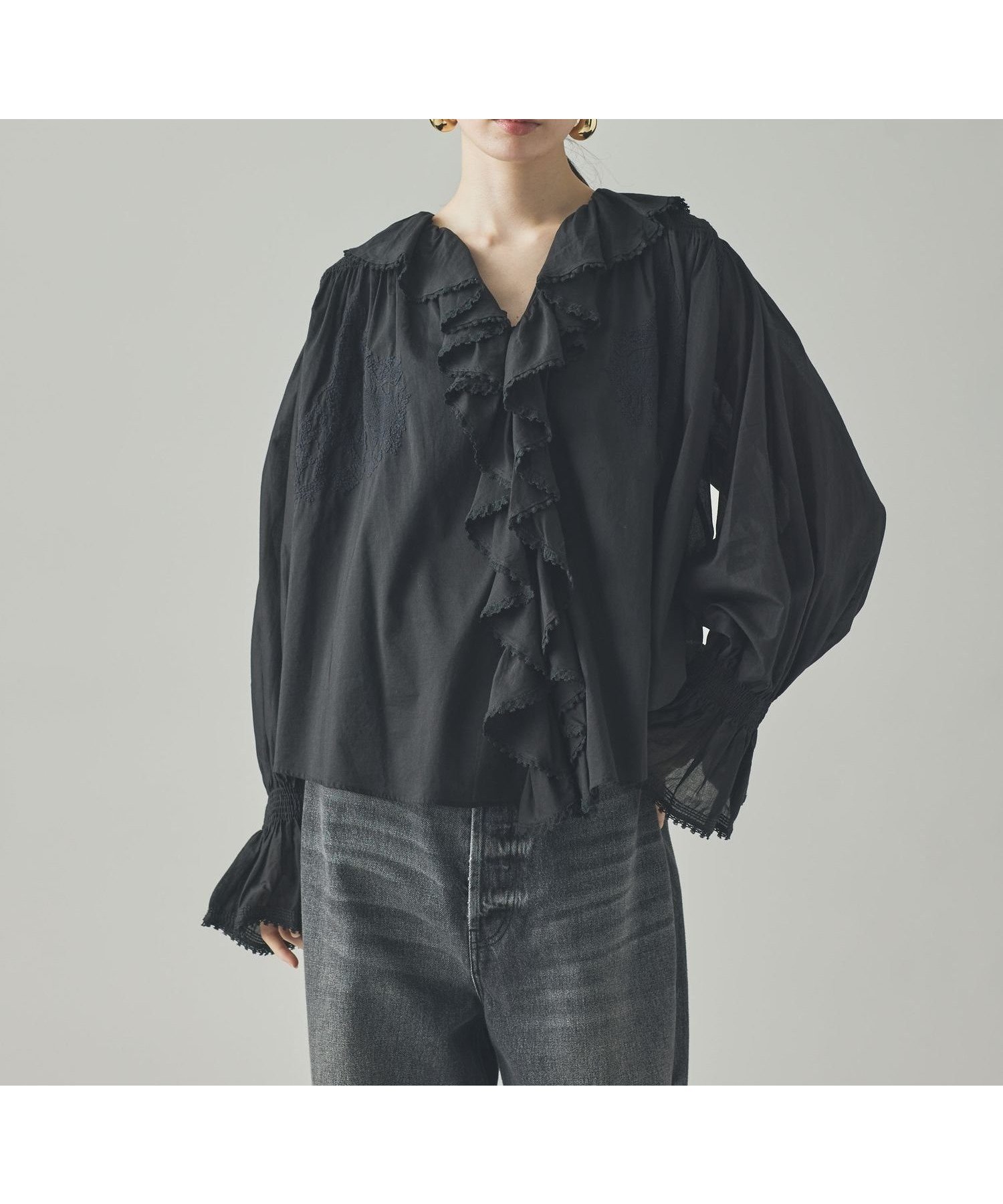 【カレンソロジー/Curensology】のラッフルレースブラウス インテリア・キッズ・メンズ・レディースファッション・服の通販 founy(ファニー) 　ファッション　Fashion　レディースファッション　Fashion for Women　トップス・カットソー　Cut & Sew Tops　シャツ・ブラウス・オフィスカジュアル　Elegant Blouses & Button-Ups　アンティーク　Antique-Inspired　エレガント 上品　Elegant　ギャザー　Gathered, Ruffled　シャーリング　Shirring, Ruched　ハンド　Hand, Handmade　フェミニン　Feminine, Girly　フリル　Frill, Ruffle　フロント　Front, Front Design　レース　Lace, Lace Fabric　ブラック09|ID: prp329100004663166 ipo3291000000034228729