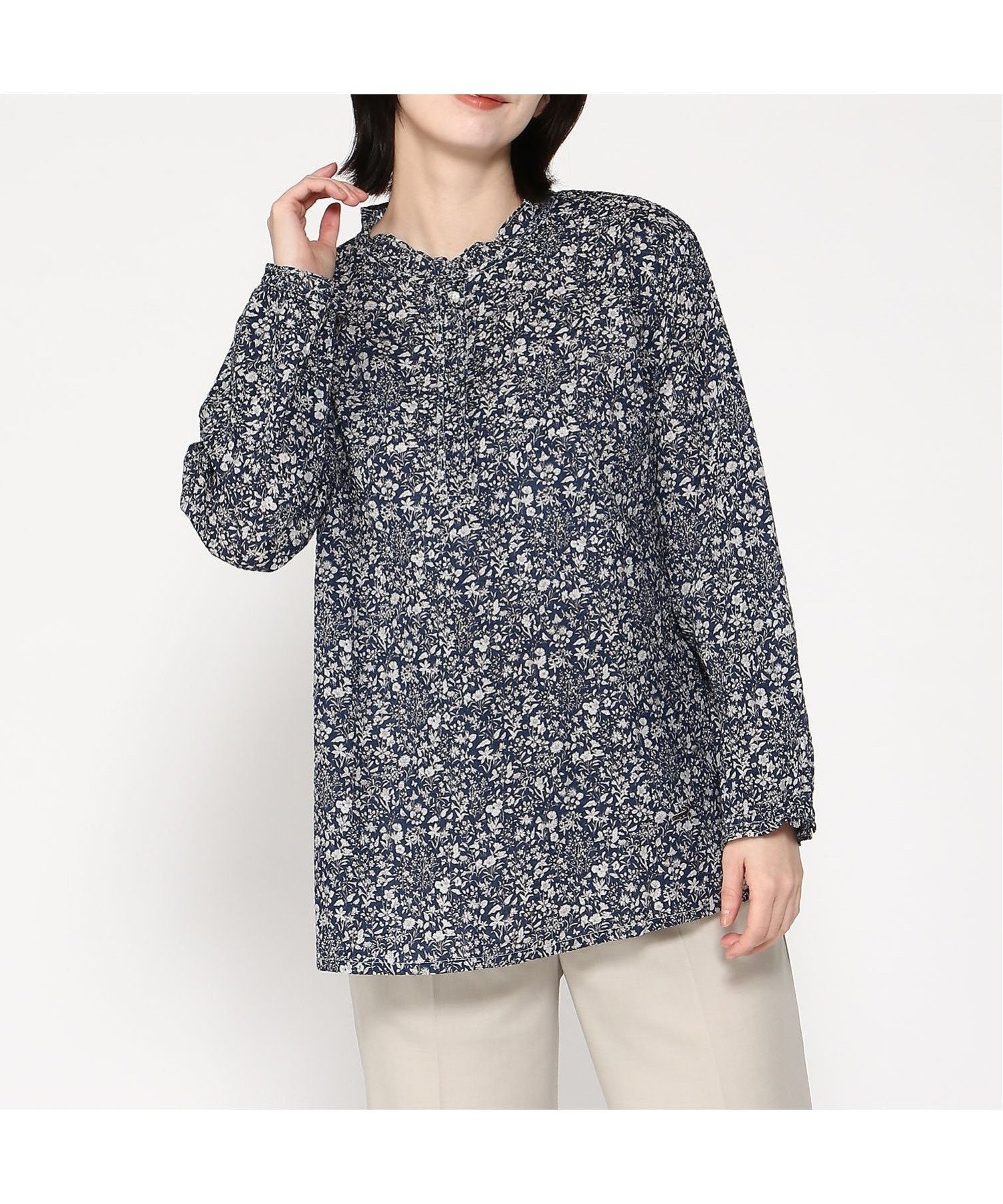 【クロコダイル/CROCODILE】のミラクルウェーブ 花柄プリントブラウス インテリア・キッズ・メンズ・レディースファッション・服の通販 founy(ファニー) 　ファッション　Fashion　レディースファッション　Fashion for Women　トップス・カットソー　Cut & Sew Tops　シャツ・ブラウス・オフィスカジュアル　Elegant Blouses & Button-Ups　花柄・フラワープリント・モチーフ　Floral Prints & Motifs / Flower Pattern Tops　オレンジ　Orange　フリル　Frill, Ruffle　プリント　Print, Printed Pattern　エレガント 上品　Elegant　ネイビー|ID: prp329100004663380 ipo3291000000033738473