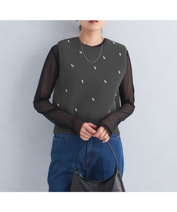 【ユナイテッドアローズ/UNITED ARROWS】のドットビジュー ニット ベスト -ウォッシャブル- インテリア・キッズ・メンズ・レディースファッション・服の通販 founy(ファニー) https://founy.com/ ファッション Fashion レディースファッション Fashion for Women アウター Coat / Outerwear Collection トップス・カットソー Cut & Sew Tops ニット Knit Tops & Sweaters ベスト&ジレ / 重ね着スタイル Vests & Gilets おすすめ Recommended / Our Picks インナー Innerwear ウォッシャブル Machine Washable カットソー Cut and Sewn Top コンパクト Compact, Small Size ビジュー Bijou, Jewel-like Accent ベスト Vest, Waistcoat ミラノリブ Milano Rib, Milano Stitch ロング Long, Long-Length ビジネス 仕事 通勤 Business / Work / Commuting 秋 Autumn |ID: prp329100004663410 ipo3291000000033738584