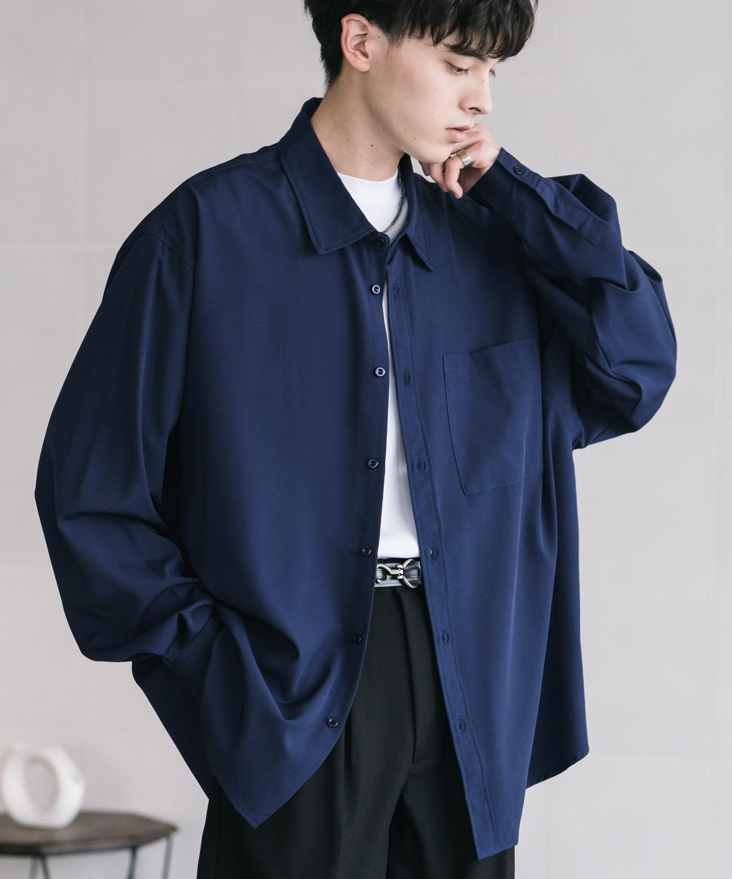 【ロッキーモンロー/Rocky Monroe】のオーバーサイズレギュラーカラーストレッチシャツ インテリア・キッズ・メンズ・レディースファッション・服の通販 founy(ファニー) 　ファッション　Fashion　レディースファッション　Fashion for Women　トップス・カットソー　Cut & Sew Tops　シャツ・ブラウス・オフィスカジュアル　Elegant Blouses & Button-Ups　カットソー　Cut and Sewn Top　ショルダー　Shoulder, Shoulder Strap　ジャケット　Jacket, Outerwear　スタンダード　Standard, Basic　とろみ　Fluid, Flowy Fabric　トレンド　Trend, Trending Now　ドロップ　Drop Shoulder, Dropped Style　定番　Standard, Basic Item　バランス　Balance, Style Balance　ビッグ　Big, Oversized　メンズ　Men's, Menswear　ルーズ　Loose, Oversized　レギュラー　Regular, Standard Fit　ワイド　Wide, Wide Fit　ワーク　Workwear, Utility Style　再入荷　Restock / Back in Stock　おすすめ　Recommended / Our Picks　ビジネス 仕事 通勤　Business / Work / Commuting　ネイビー|ID: prp329100004663608 ipo3291000000033881432