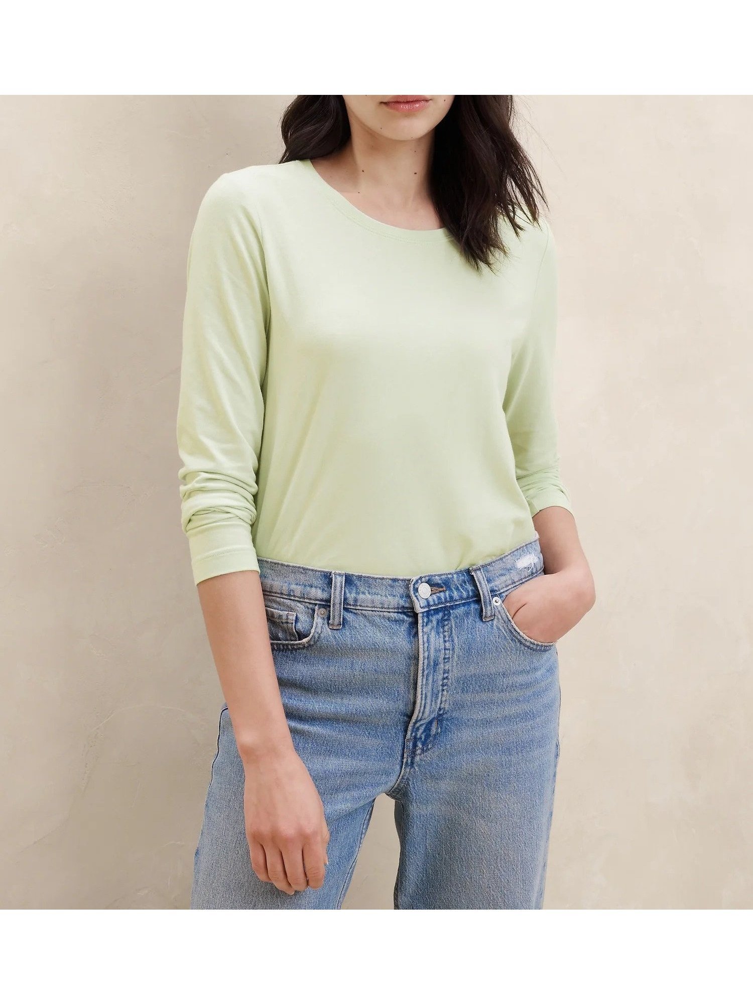 【バナナリパブリック ファクトリーストア/BANANA REPUBLIC FACTORY STORE】のBANANA REPUBLIC FACTORY STORE タイムレスクルーネックTシャツ インテリア・キッズ・メンズ・レディースファッション・服の通販 founy(ファニー) 　ファッション　Fashion　レディースファッション　Fashion for Women　トップス・カットソー　Cut & Sew Tops　シャツ・ブラウス・オフィスカジュアル　Elegant Blouses & Button-Ups　ロングTシャツ・Tシャツ　Longline T-Shirts & Tees　インナー　Innerwear　ロング　Long, Long-Length　羽織　Haori, Light Jacket　COOL_MELON|ID: prp329100004664412 ipo3291000000033836840