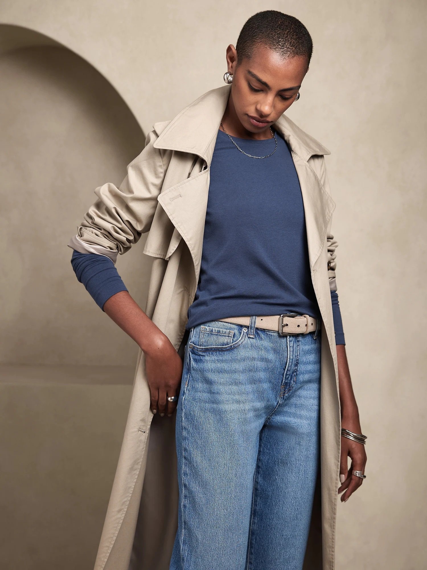 【バナナリパブリック ファクトリーストア/BANANA REPUBLIC FACTORY STORE】のBANANA REPUBLIC FACTORY STORE タイムレスクルーネックTシャツ インテリア・キッズ・メンズ・レディースファッション・服の通販 founy(ファニー) 　ファッション　Fashion　レディースファッション　Fashion for Women　トップス・カットソー　Cut & Sew Tops　シャツ・ブラウス・オフィスカジュアル　Elegant Blouses & Button-Ups　ロングTシャツ・Tシャツ　Longline T-Shirts & Tees　インナー　Innerwear　ロング　Long, Long-Length　羽織　Haori, Light Jacket　CRESCENT_NAVY|ID: prp329100004664412 ipo3291000000033836853