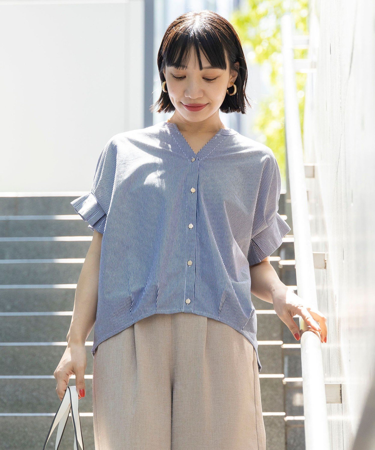 【ビームス ハート/BEAMS HEART】の【WEB限定色あり/ベストセラー/ウォッシャブル/半袖】スキッパーネック カットソー 25SS きれいめ お仕事 ブラウス見え キーネック インテリア・キッズ・メンズ・レディースファッション・服の通販 founy(ファニー) 　ファッション　Fashion　レディースファッション　Fashion for Women　アウター　Coat / Outerwear Collection　トップス・カットソー　Cut & Sew Tops　シャツ・ブラウス・オフィスカジュアル　Elegant Blouses & Button-Ups　ベスト&ジレ / 重ね着スタイル　Vests & Gilets　カットソー・ベーシックTシャツ　Cut-and-Sewn Tops / Stretch Tees & Basics　ウォッシャブル　Machine Washable　カットソー　Cut and Sewn Top　シルケット　Silket, Silky Cotton　スキッパー　Skipper, Open Collar　バランス　Balance, Style Balance　フェミニン　Feminine, Girly　フリル　Frill, Ruffle　フロント　Front, Front Design　ボトム　Bottoms, Lower Wear　半袖　Short Sleeve, Half Sleeve　おすすめ　Recommended / Our Picks　エレガント 上品　Elegant　ビジネス 仕事 通勤　Business / Work / Commuting　2025年　2025　2025春夏・S/S　Spring/Summer 2025 SS25　NAVY STRIPE|ID: prp329100004665930 ipo3291000000033748650