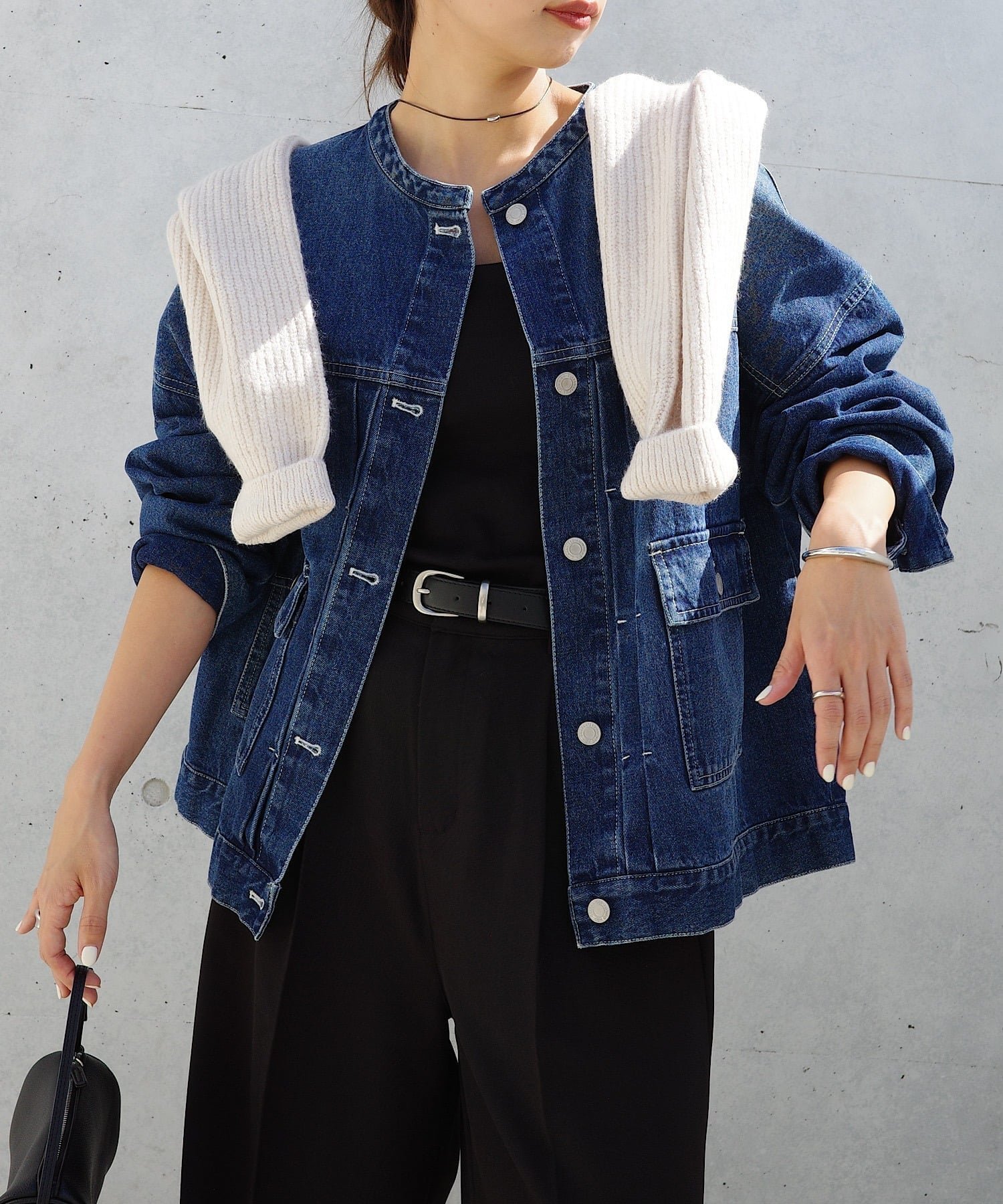 【アンドミー/andme】のオーバーサイズ ノーカラー デニム ツイル ジャケット インテリア・キッズ・メンズ・レディースファッション・服の通販 founy(ファニー) 　ファッション　Fashion　レディースファッション　Fashion for Women　アウター　Coat / Outerwear Collection　レディースジャケット・軽アウター　Jackets　インナー　Innerwear　ショルダー　Shoulder, Shoulder Strap　ジャケット　Jacket, Outerwear　スニーカー　Sneakers, Trainers　ツイル　Twist, Twisted Detail　デニム　Denim, Jeans Material　トレンド　Trend, Trending Now　ドロップ　Drop Shoulder, Dropped Style　フェミニン　Feminine, Girly　ベーシック　Basic, Essential　ルーズ　Loose, Oversized　ロング　Long, Long-Length　インディゴ|ID: prp329100004665947 ipo3291000000034499194