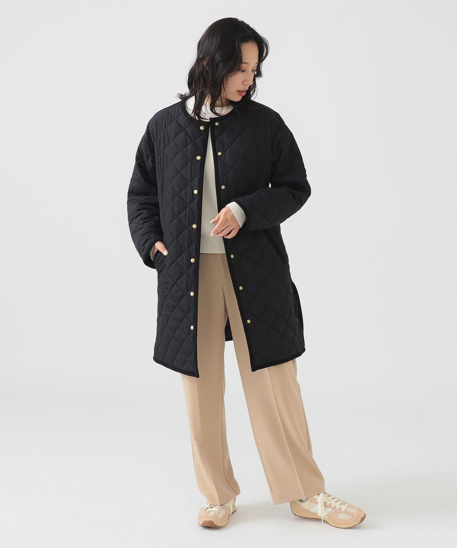 【ビーミングライフストアバイビームス/B:MING LIFE STORE by BEAMS】の【+10%ポイントバック!】キルティング ノーカラー ロング コート(S~M) 25AW 秋冬 秋冬アウター インテリア・キッズ・メンズ・レディースファッション・服の通販 founy(ファニー) 　ファッション　Fashion　レディースファッション　Fashion for Women　アウター　Coat / Outerwear Collection　コート・ロングコート・ピーコート　Long Coats, Peacoats & More　キルティング　Quilted, Quilting　コーデュロイ　Corduroy, Cord Fabric　ショート　Short, Short Length　スリット　Slit, Slit Detail　パイピング　Piping, Trim Design　ブルゾン　Blouson, Bomber Jacket　マフラー　Scarf, Muffler　ロング　Long, Long-Length　A/W・秋冬　Autumn/Winter　2025年　2025　2025-2026秋冬・A/W　Autumn/Winter 2025–26 AW25–26　BLACK|ID: prp329100004666122 ipo3291000000033833766