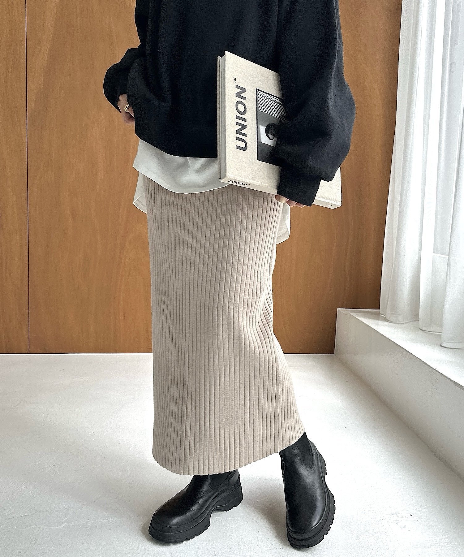 【アンドミー/andme】のリブ ニット ロング タイト スカート インテリア・キッズ・メンズ・レディースファッション・服の通販 founy(ファニー) 　ファッション　Fashion　レディースファッション　Fashion for Women　スカート　Skirts　インナー　Innerwear　ショーツ　Shorts, Short Pants　ストレッチ　Stretch, Stretchy Fabric　ボトム　Bottoms, Lower Wear　ポケット　Pocket, Pocket Detail　リラックス　Relax, Relaxed Fit　ロング　Long, Long-Length　ライトベージュ|ID: prp329100004666139 ipo3291000000033999176