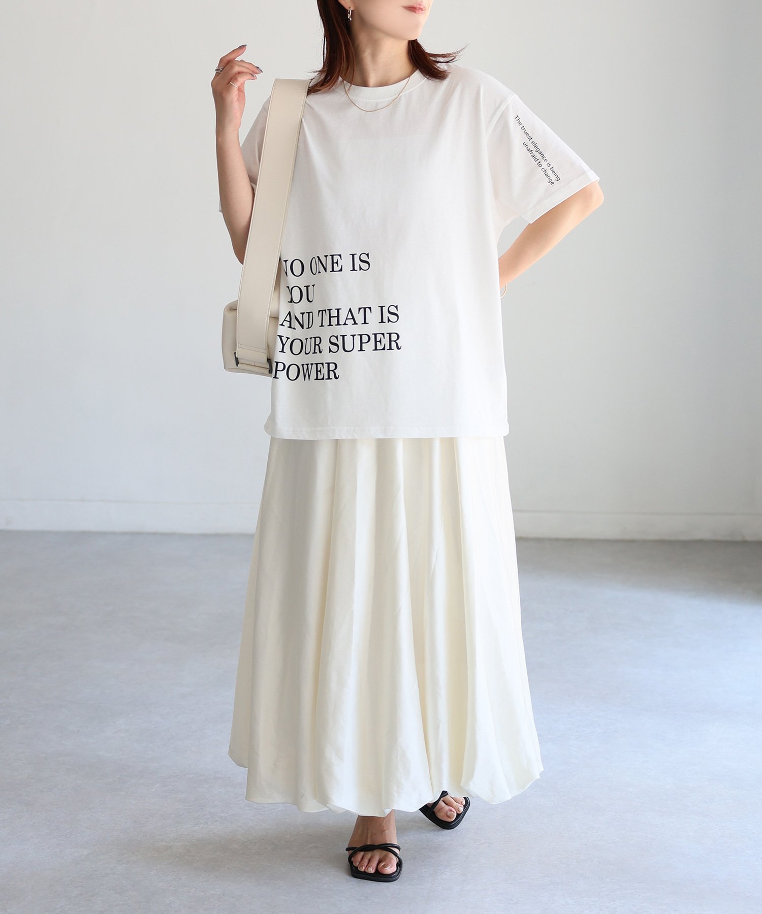 【リベリー/Riberry】の袖ロゴ半袖Tシャツ インテリア・キッズ・メンズ・レディースファッション・服の通販 founy(ファニー) 　ファッション　Fashion　レディースファッション　Fashion for Women　トップス・カットソー　Cut & Sew Tops　シャツ・ブラウス・オフィスカジュアル　Elegant Blouses & Button-Ups　ロングTシャツ・Tシャツ　Longline T-Shirts & Tees　インナー　Innerwear　カーゴパンツ　Cargo Pants, Utility Pants　カーディガン　Cardigan, Knitwear　キャミワンピース　Cami Dress, Slip Dress　シンプル　Simple, Minimal　チュニック　Tunic, Long Top　ティアードスカート　Tiered Skirt, Flounced Skirt　デニム　Denim, Jeans Material　トレンド　Trend, Trending Now　フロント　Front, Front Design　プリント　Print, Printed Pattern　半袖　Short Sleeve, Half Sleeve　レギュラー　Regular, Standard Fit　ロング　Long, Long-Length　おすすめ　Recommended / Our Picks　夏　Summer　ホワイト×ブラック|ID: prp329100004666168 ipo3291000000033749622