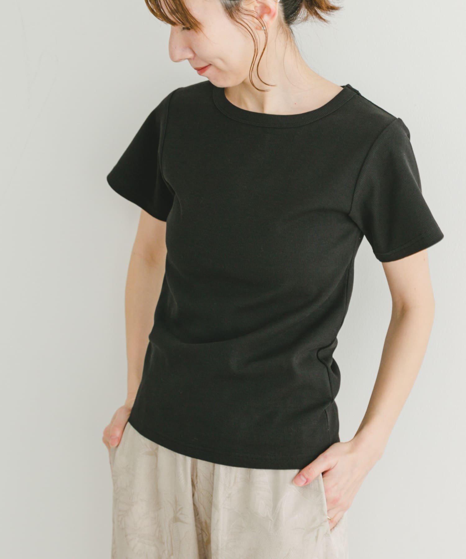 【アイテムズアーバンリサーチ/ITEMS URBAN RESEARCH】のクールコットンリブ半袖Tシャツ インテリア・キッズ・メンズ・レディースファッション・服の通販 founy(ファニー) 　ファッション　Fashion　レディースファッション　Fashion for Women　トップス・カットソー　Cut & Sew Tops　シャツ・ブラウス・オフィスカジュアル　Elegant Blouses & Button-Ups　ロングTシャツ・Tシャツ　Longline T-Shirts & Tees　2025年　2025　2025春夏・S/S　Spring/Summer 2025 SS25　インナー　Innerwear　フィット　Fit, Slim Fit　半袖　Short Sleeve, Half Sleeve　吸水　Absorbent, Quick-Dry　夏　Summer　S/S・春夏　SS, Spring/Summer, Warm Season　BLK|ID: prp329100004666192 ipo3291000000033749701
