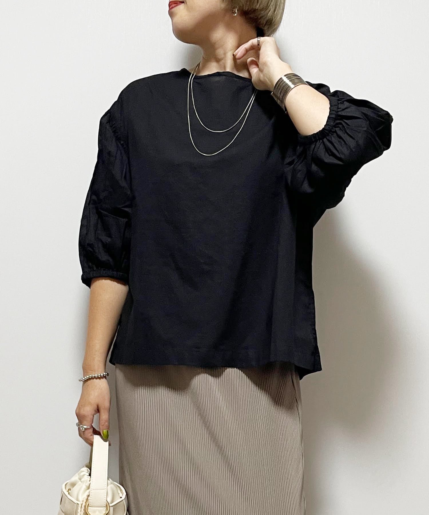 【リラクロ/relaclo】のmitis/コットンキャンブリック ボリューム袖プルオーバー インテリア・キッズ・メンズ・レディースファッション・服の通販 founy(ファニー) 　ファッション　Fashion　レディースファッション　Fashion for Women　トップス・カットソー　Cut & Sew Tops　カジュアルプルオーバー・ニットトップス　Pullovers & Knit Tops / Casual Pullovers　シンプル　Simple, Minimal　スカーフ　Scarf, Neckwear　スリーブ　Sleeve, Long Sleeve / Short Sleeve　ネックレス　Necklace, Pendant Necklace　フロント　Front, Front Design　ベーシック　Basic, Essential　ブラック|ID: prp329100004666252 ipo3291000000033749934
