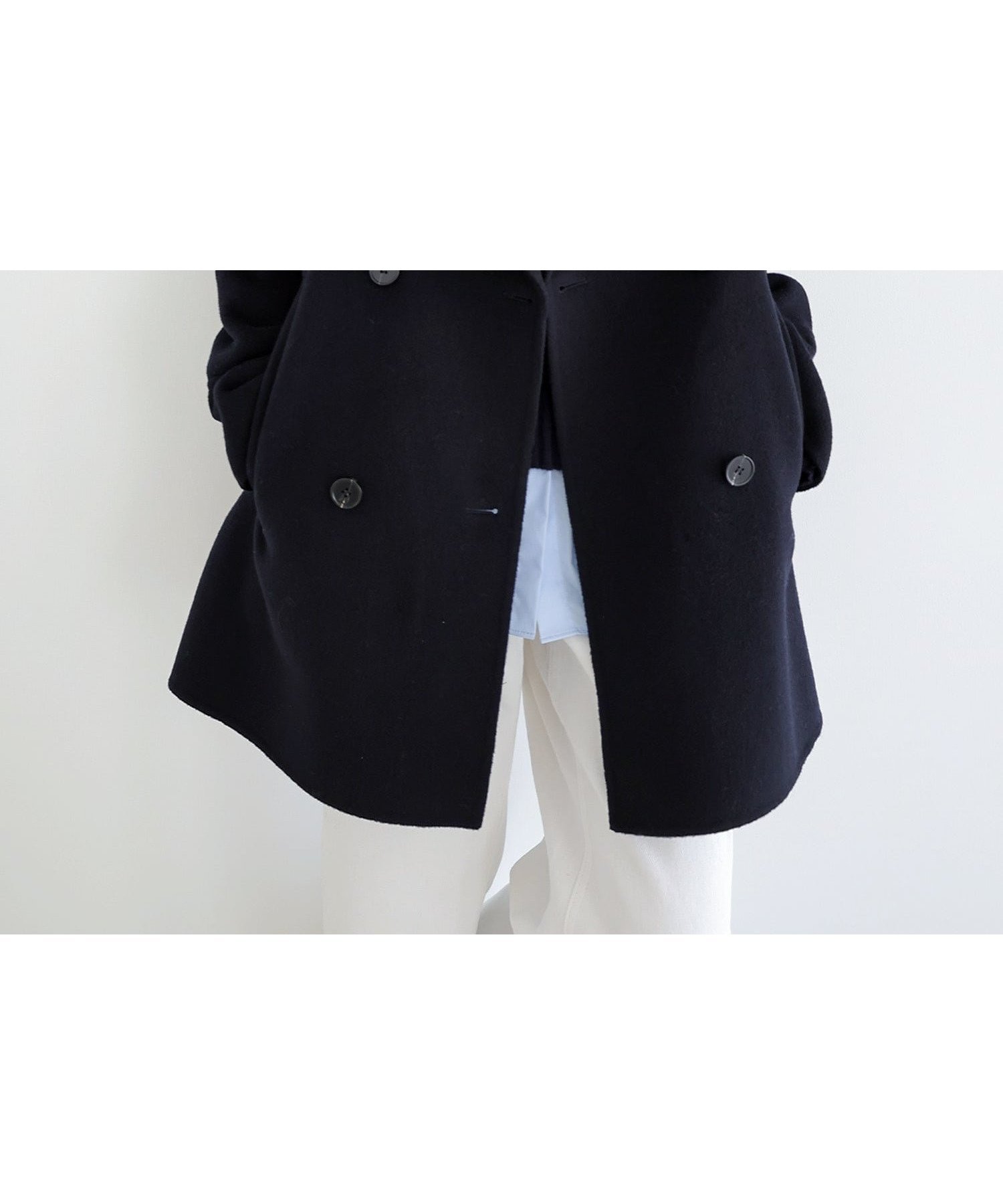 【アンドミー/andme】のリバー ピーコート evernavy エバーネイビー 人気、トレンドファッション・服の通販 founy(ファニー) 　ファッション　Fashion　レディースファッション　Fashion for Women　アウター　Coat / Outerwear Collection　コート・ロングコート・ピーコート　Long Coats, Peacoats & More　ダブル　Double, Double-Breasted　トレンド　Trend, Trending Now　フェイス　Face, Facial Design　ベーシック　Basic, Essential　ボックス　Boxy, Box Shape　ポケット　Pocket, Pocket Detail　 other-1|ID: prp329100004666323 ipo3291000000033999444