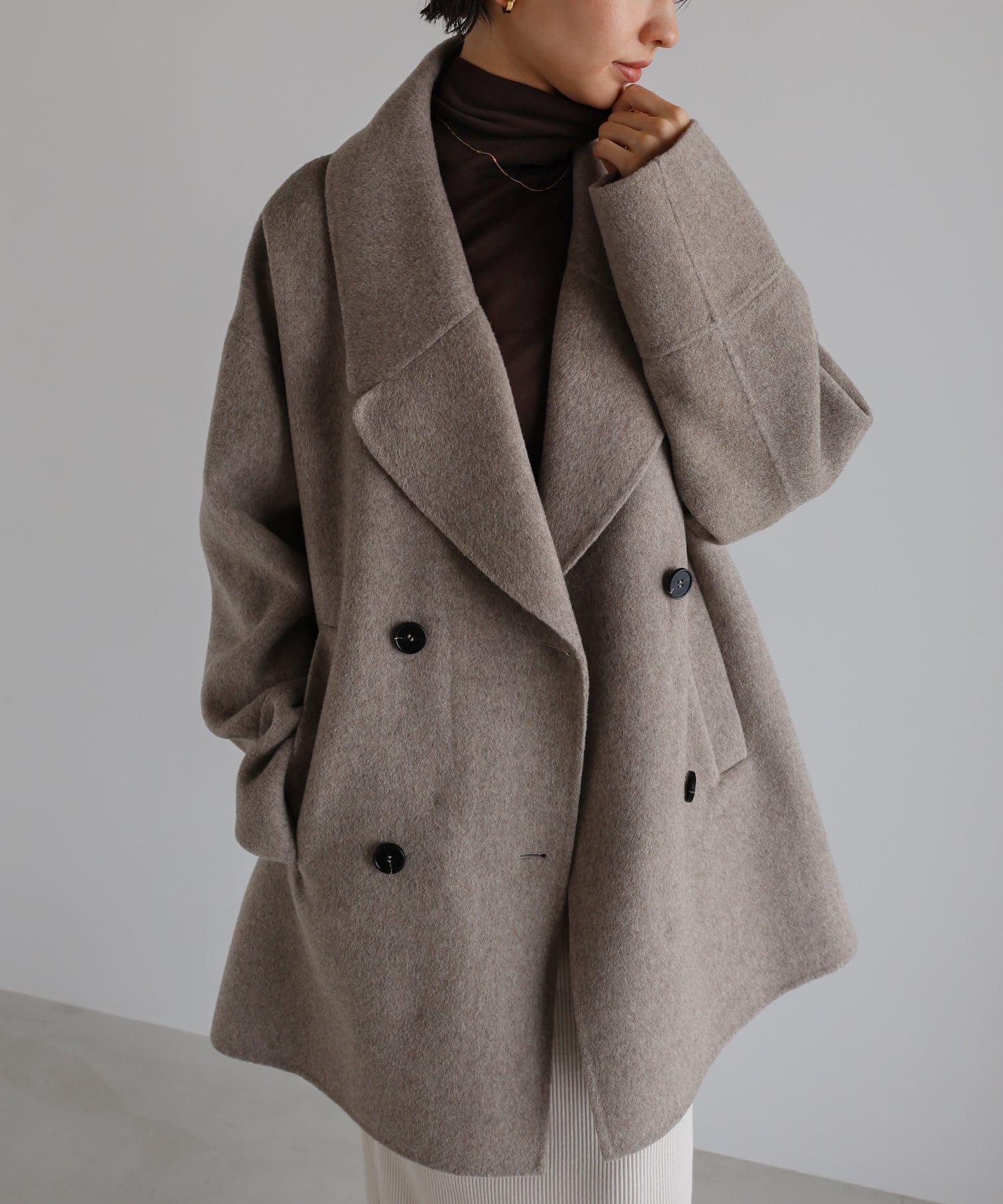 【アンドミー/andme】のリバー ピーコート evernavy エバーネイビー インテリア・キッズ・メンズ・レディースファッション・服の通販 founy(ファニー) 　ファッション　Fashion　レディースファッション　Fashion for Women　アウター　Coat / Outerwear Collection　コート・ロングコート・ピーコート　Long Coats, Peacoats & More　ダブル　Double, Double-Breasted　トレンド　Trend, Trending Now　フェイス　Face, Facial Design　ベーシック　Basic, Essential　ボックス　Boxy, Box Shape　ポケット　Pocket, Pocket Detail　ベージュ|ID: prp329100004666323 ipo3291000000033999452
