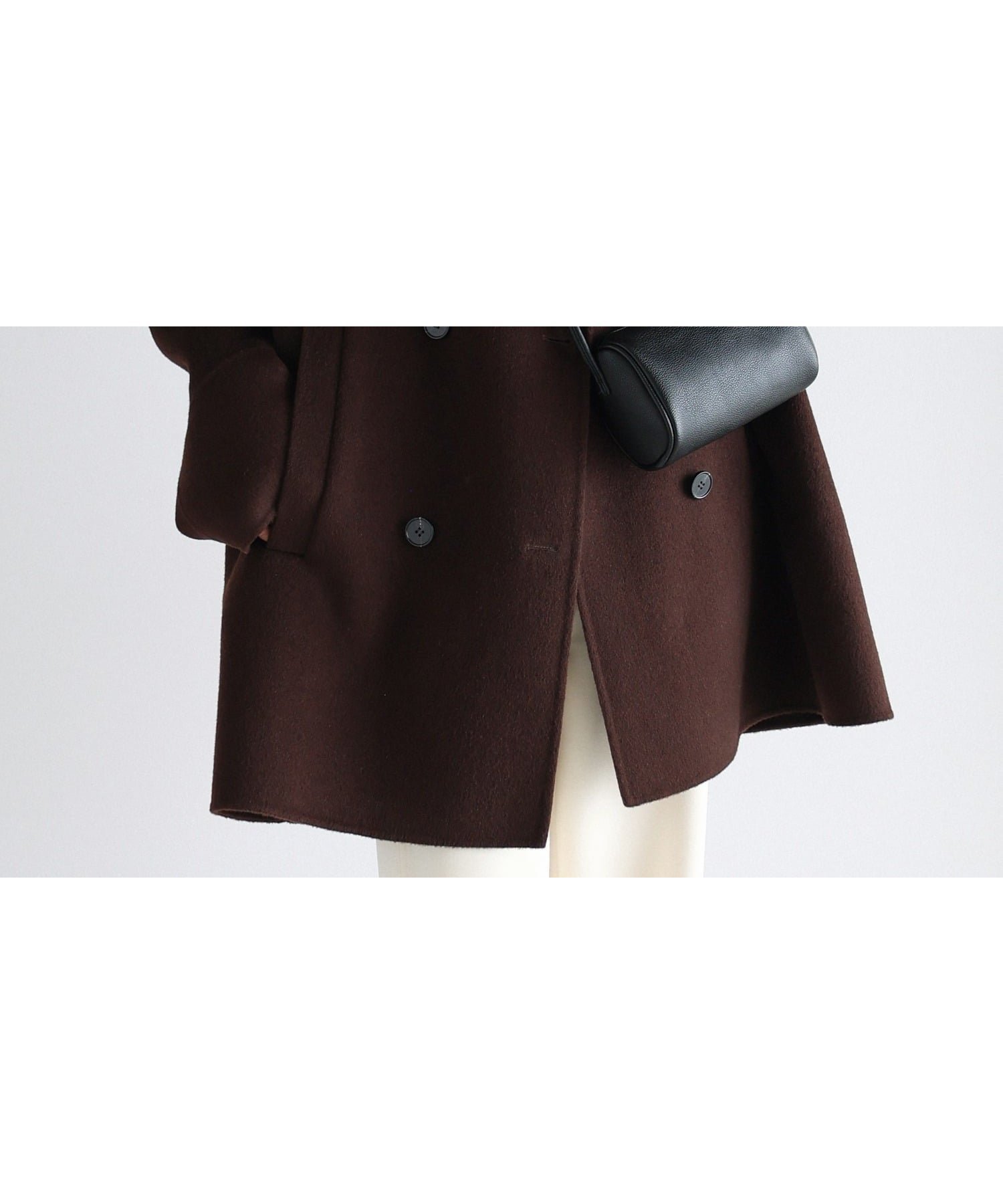 【アンドミー/andme】のリバー ピーコート evernavy エバーネイビー インテリア・キッズ・メンズ・レディースファッション・服の通販 founy(ファニー) 　ファッション　Fashion　レディースファッション　Fashion for Women　アウター　Coat / Outerwear Collection　コート・ロングコート・ピーコート　Long Coats, Peacoats & More　ダブル　Double, Double-Breasted　トレンド　Trend, Trending Now　フェイス　Face, Facial Design　ベーシック　Basic, Essential　ボックス　Boxy, Box Shape　ポケット　Pocket, Pocket Detail　ブラウン|ID: prp329100004666323 ipo3291000000033999453