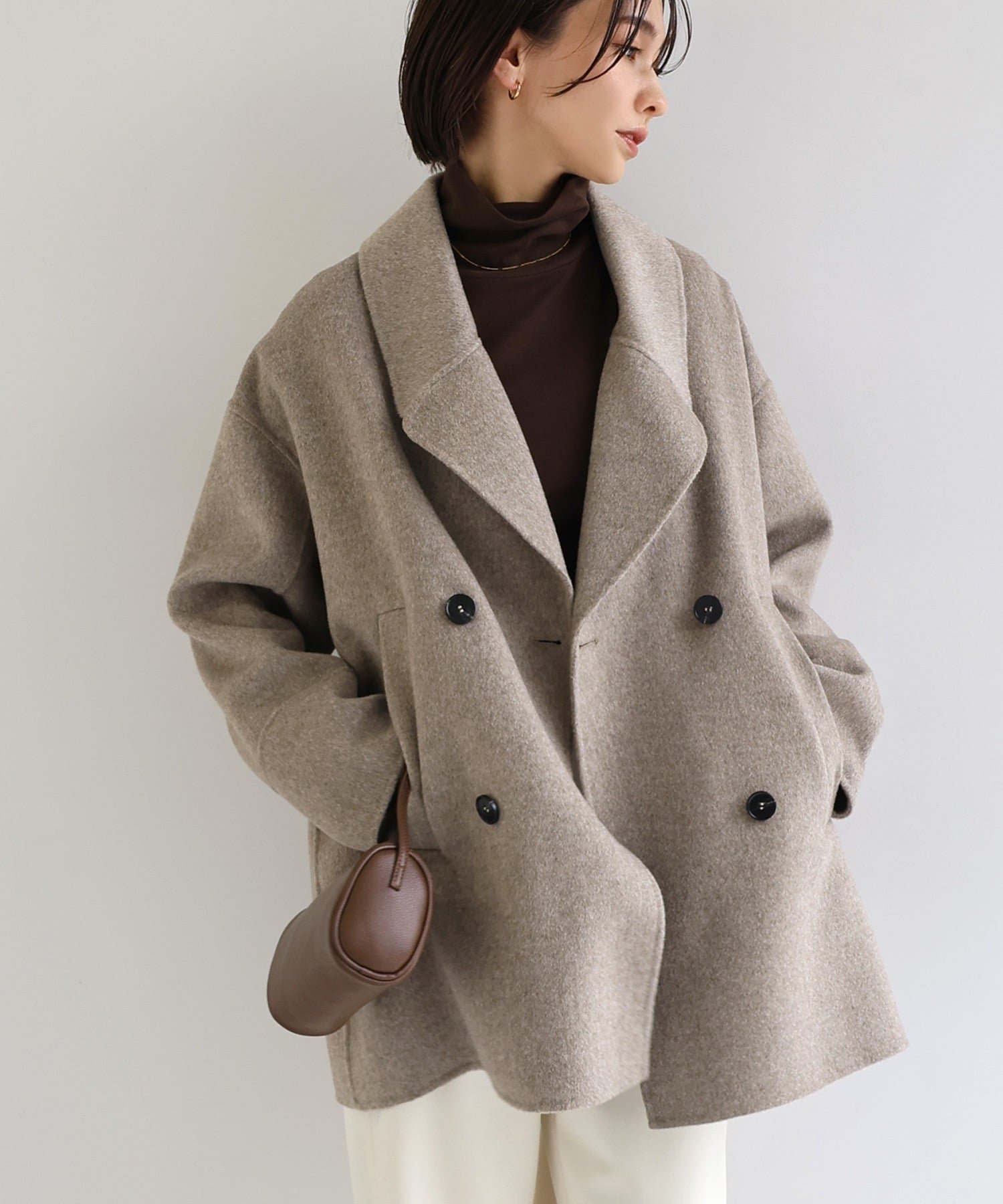 【アンドミー/andme】のリバー ピーコート evernavy エバーネイビー インテリア・キッズ・メンズ・レディースファッション・服の通販 founy(ファニー) 　ファッション　Fashion　レディースファッション　Fashion for Women　アウター　Coat / Outerwear Collection　コート・ロングコート・ピーコート　Long Coats, Peacoats & More　ダブル　Double, Double-Breasted　トレンド　Trend, Trending Now　フェイス　Face, Facial Design　ベーシック　Basic, Essential　ボックス　Boxy, Box Shape　ポケット　Pocket, Pocket Detail　ベージュ|ID: prp329100004666323 ipo3291000000035079870