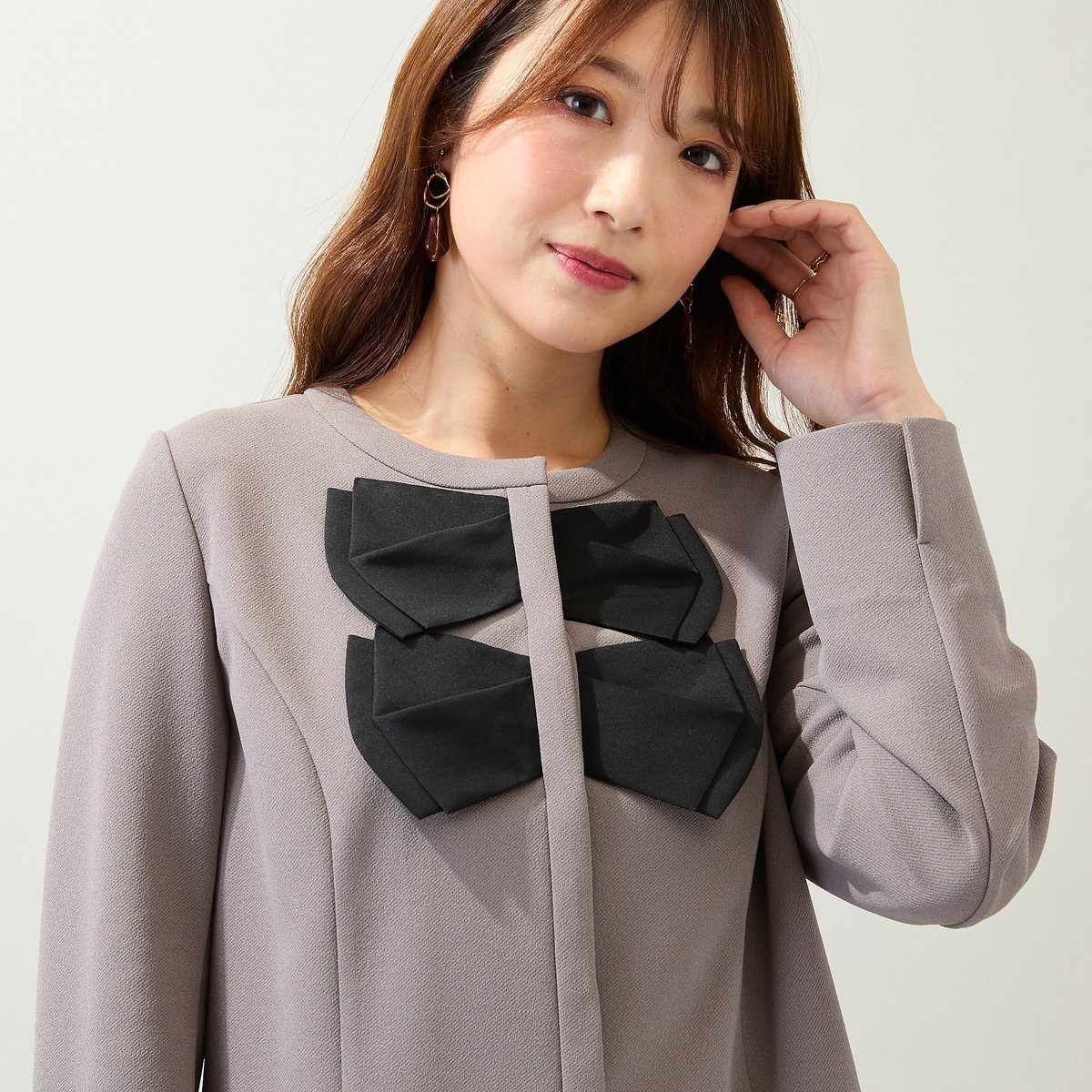 【ローズティアラ/Rose Tiara】の【UVカット】ダブルリボンジャケット インテリア・キッズ・メンズ・レディースファッション・服の通販 founy(ファニー) 　ファッション　Fashion　レディースファッション　Fashion for Women　アウター　Coat / Outerwear Collection　レディースジャケット・軽アウター　Jackets　グログラン　Grosgrain, Grosgrain Ribbon　シンプル　Simple, Minimal　ジャケット　Jacket, Outerwear　セットアップ　Set-Up, Coordinated Outfit　ダブル　Double, Double-Breasted　ポケット　Pocket, Pocket Detail　リボン　Ribbon, Bow　ブラウン|ID: prp329100004666375 ipo3291000000033999327