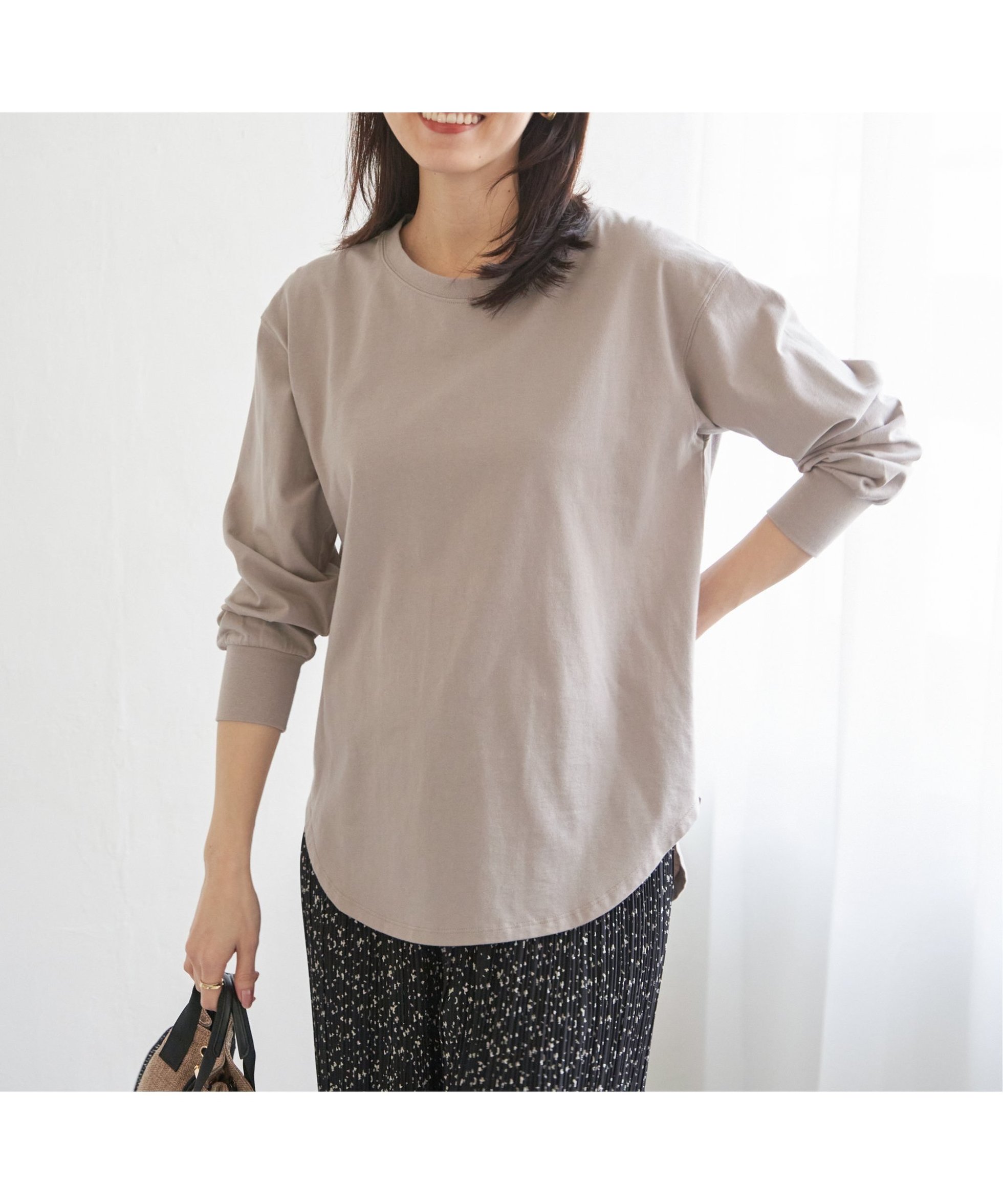 【イッカ/ikka】のコットンUSA裾ラウンドロンT インテリア・キッズ・メンズ・レディースファッション・服の通販 founy(ファニー) 　ファッション　Fashion　レディースファッション　Fashion for Women　トップス・カットソー　Cut & Sew Tops　ロングTシャツ・Tシャツ　Longline T-Shirts & Tees　おすすめ　Recommended / Our Picks　インナー　Innerwear　スウェット / スエット　Sweatshirt, Sweatwear　ラウンド　Round, Round Neck　グレージュ|ID: prp329100004666532 ipo3291000000033926741