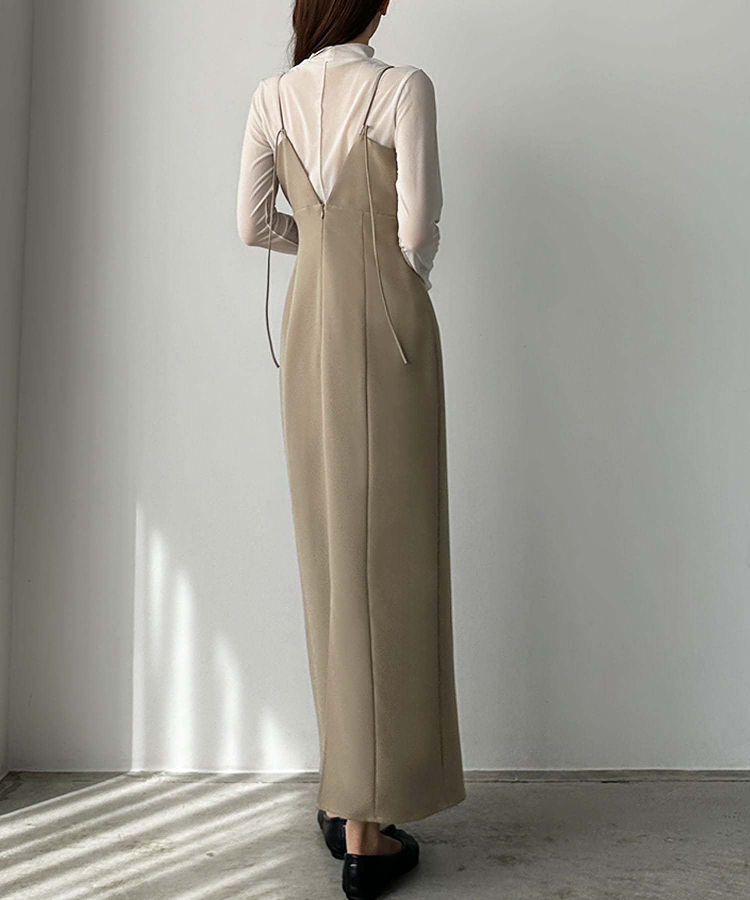 【ジュノア/JUNOAH】のLouere Iラインキャミワンピース インテリア・キッズ・メンズ・レディースファッション・服の通販 founy(ファニー) 　ファッション　Fashion　レディースファッション　Fashion for Women　ワンピース　Dresses　キャミソールワンピース　Camisole Dresses　グレージュ|ID: prp329100004666651 ipo3291000000034633552