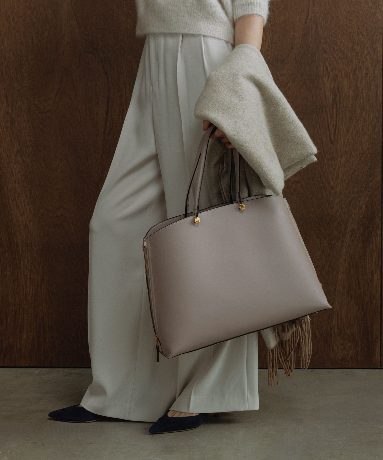 【ロペ/ROPE'】の【E POR】Y BAG Medium+【WEB限定/一部店舗限定】【通勤】【A4/PC対応】【25AW】 インテリア・キッズ・メンズ・レディースファッション・服の通販 founy(ファニー) 　ファッション　Fashion　レディースファッション　Fashion for Women　エレガント 上品　Elegant　オレンジ　Orange　秋　Autumn　サイドジップ　Side Zip, Side Zipper　ショルダー　Shoulder, Shoulder Strap　ジャケット　Jacket, Outerwear　スマート　Smart, Elegant　定番　Standard, Basic Item　ポケット　Pocket, Pocket Detail　ラベンダー　Lavender　A/W・秋冬　Autumn/Winter　ビジネス 仕事 通勤　Business / Work / Commuting　2025年　2025　2025-2026秋冬・A/W　Autumn/Winter 2025–26 AW25–26　グレー(07)|ID: prp329100004666735 ipo3291000000034290740