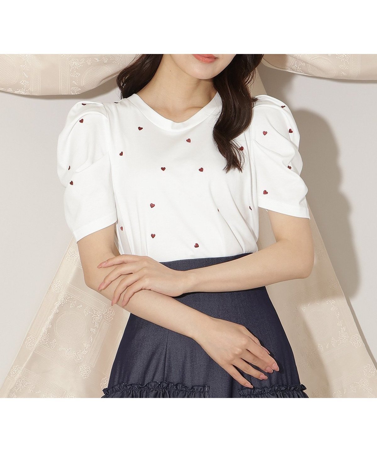 【ウィルセレクション/WILLSELECTION】のハート刺繍タックスリーブTシャツ インテリア・キッズ・メンズ・レディースファッション・服の通販 founy(ファニー) 　ファッション　Fashion　レディースファッション　Fashion for Women　トップス・カットソー　Cut & Sew Tops　シャツ・ブラウス・オフィスカジュアル　Elegant Blouses & Button-Ups　ロングTシャツ・Tシャツ　Longline T-Shirts & Tees　ガーリー　Girly, Feminine Style　シンプル　Simple, Minimal　スリーブ　Sleeve, Long Sleeve / Short Sleeve　デニム　Denim, Jeans Material　ドット　Polka Dot, Dot Pattern　バランス　Balance, Style Balance　ベーシック　Basic, Essential　オフ|ID: prp329100004667057 ipo3291000000033753068