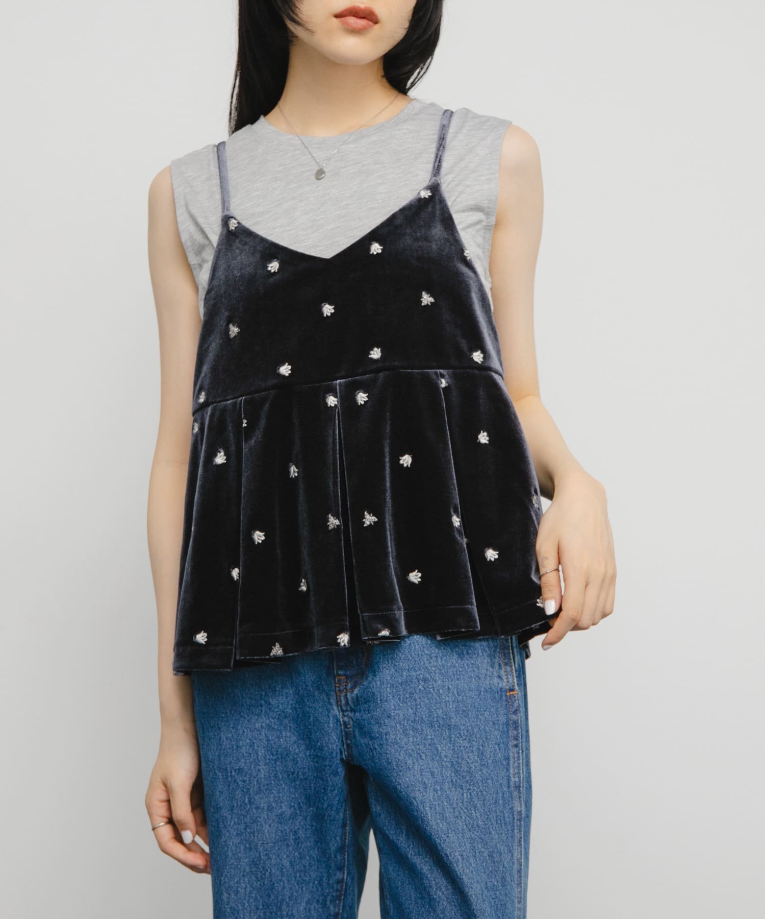 【ケービーエフ/KBF / URBAN RESEARCH】の2WAYベロアビスチェ インテリア・キッズ・メンズ・レディースファッション・服の通販 founy(ファニー) 　ファッション　Fashion　レディースファッション　Fashion for Women　トップス・カットソー　Cut & Sew Tops　ベロアトップス　Velour Tops / Velvet-Look Items　ビスチェ　Bustiers & Corset Tops / Layered Bustier Style　2025年　2025　2025-2026秋冬・A/W　Autumn/Winter 2025–26 AW25–26　冬　Winter / This Winter　おすすめ　Recommended / Our Picks　インナー　Innerwear　セットアップ　Set-Up, Coordinated Outfit　ビスチェ　Bustier, Corset Top　フレア　Flare, Flared　A/W・秋冬　Autumn/Winter　CCL刺繍|ID: prp329100004667226 ipo3291000000033753764