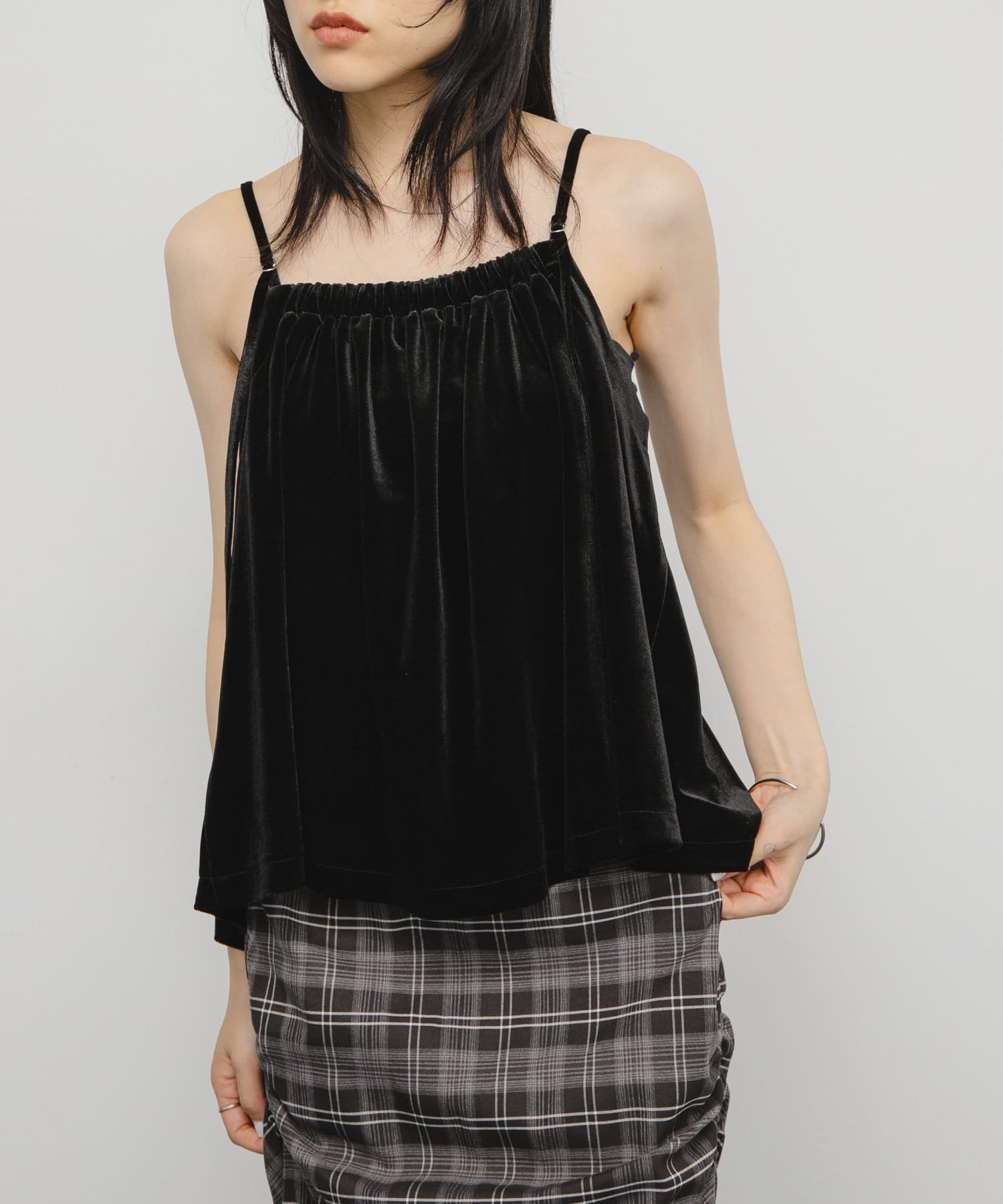 【ケービーエフ/KBF / URBAN RESEARCH】の2WAYベロアビスチェ インテリア・キッズ・メンズ・レディースファッション・服の通販 founy(ファニー) 　ファッション　Fashion　レディースファッション　Fashion for Women　トップス・カットソー　Cut & Sew Tops　ベロアトップス　Velour Tops / Velvet-Look Items　ビスチェ　Bustiers & Corset Tops / Layered Bustier Style　2025年　2025　2025-2026秋冬・A/W　Autumn/Winter 2025–26 AW25–26　冬　Winter / This Winter　おすすめ　Recommended / Our Picks　インナー　Innerwear　セットアップ　Set-Up, Coordinated Outfit　ビスチェ　Bustier, Corset Top　フレア　Flare, Flared　A/W・秋冬　Autumn/Winter　BLACK|ID: prp329100004667226 ipo3291000000033753767