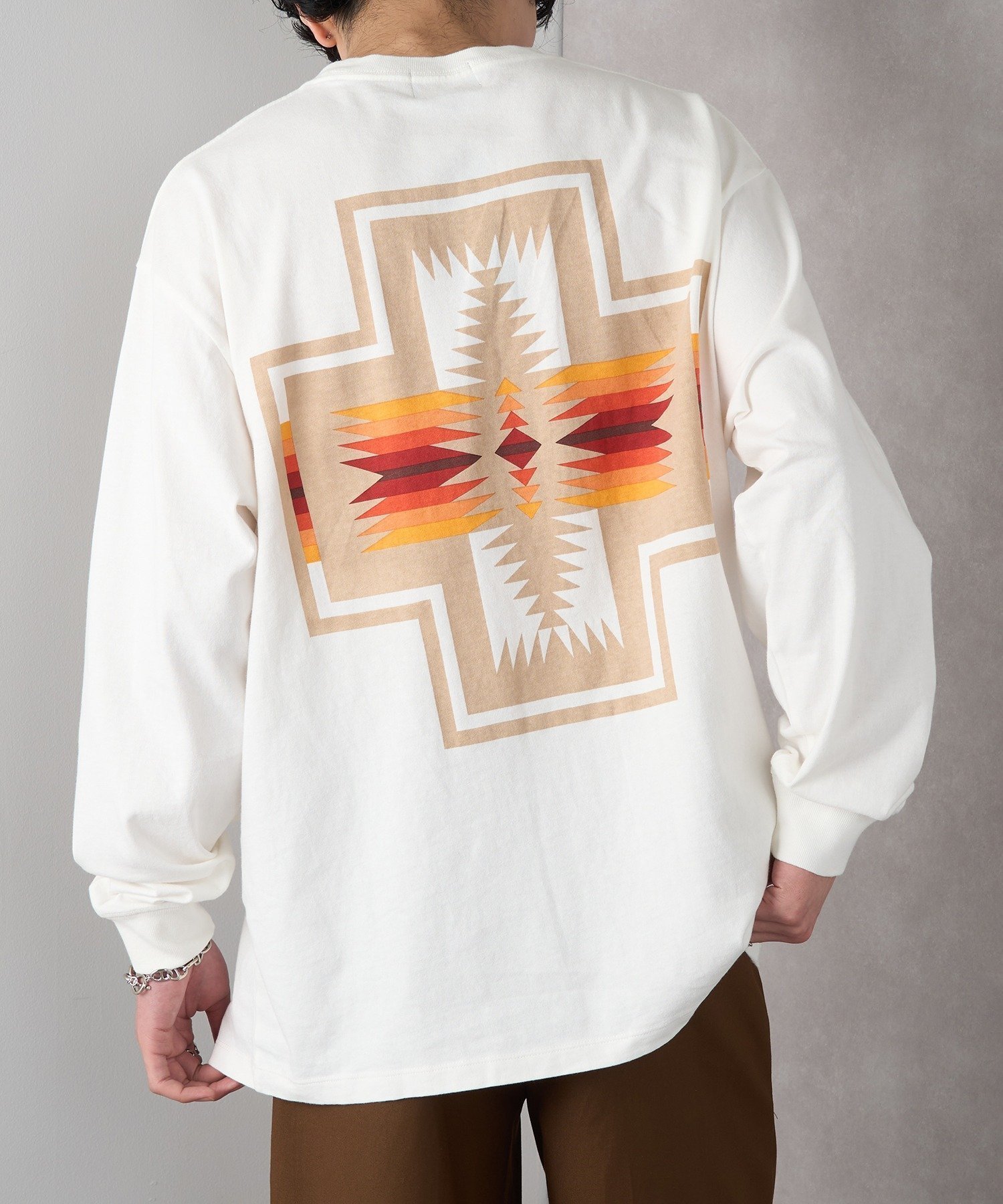 【セットアップセブン/SETUP7】のPENDLETON/Back Print L/S Tee ロンT インテリア・キッズ・メンズ・レディースファッション・服の通販 founy(ファニー) 　ファッション　Fashion　レディースファッション　Fashion for Women　トップス・カットソー　Cut & Sew Tops　ロングTシャツ・Tシャツ　Longline T-Shirts & Tees　厚底　Platform Shoes　秋　Autumn　カーゴパンツ　Cargo Pants, Utility Pants　ショール　Shawl, Wrap　スキニー　Skinny, Slim Fit　スラックス　Slacks, Dress Pants　デニム　Denim, Jeans Material　定番　Standard, Basic Item　人気　Popular, Best Seller　パターン　Pattern, Design Print　ブランケット　Blanket, Throw Blanket　ブロック　Block, Solid Block Pattern　プリント　Print, Printed Pattern　リラックス　Relax, Relaxed Fit　ワンポイント　One Point, Statement Accent　冬　Winter / This Winter　再入荷　Restock / Back in Stock　おすすめ　Recommended / Our Picks　エレガント 上品　Elegant　O.WHT|ID: prp329100004667402 ipo3291000000033976530