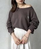 【ゼヴォン/Thevon】のボートネック刺繍ロゴプルオーバー 人気、トレンドファッション・服の通販 founy(ファニー) ファッション Fashion レディースファッション Fashion for Women トップス・カットソー Cut & Sew Tops カジュアルプルオーバー・ニットトップス Pullovers & Knit Tops / Casual Pullovers 秋 Autumn スウェット / スエット Sweatshirt, Sweatwear スラックス Slacks, Dress Pants デニム Denim, Jeans Material ワンショル One Shoulder, Asymmetrical ワンポイント One Point, Statement Accent 再入荷 Restock / Back in Stock おすすめ Recommended / Our Picks 2025年 2025 2025-2026秋冬・A/W Autumn/Winter 2025–26 AW25–26 thumbnail ブラウン|ID: prp329100004667777 ipo3291000000034728456