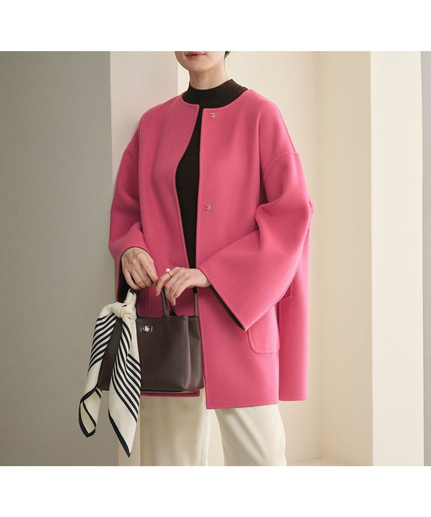 【ユナイテッドアローズ/UNITED ARROWS】のバイカラー リバー ミドルコート インテリア・キッズ・メンズ・レディースファッション・服の通販 founy(ファニー) 　ファッション　Fashion　レディースファッション　Fashion for Women　アウター　Coat / Outerwear Collection　コート・ロングコート・ピーコート　Long Coats, Peacoats & More　シンプル　Simple, Minimal　ストール　Stole, Wrap　タートルネック　Turtleneck, High Neck　ベスト　Vest, Waistcoat　ボトム　Bottoms, Lower Wear　ミドル　Middle Length, Mid Height　リバーシブル　Reversible, Two-Sided　ワイド　Wide, Wide Fit　おすすめ　Recommended / Our Picks　エレガント 上品　Elegant　PINK|ID: prp329100004668047 ipo3291000000034672624