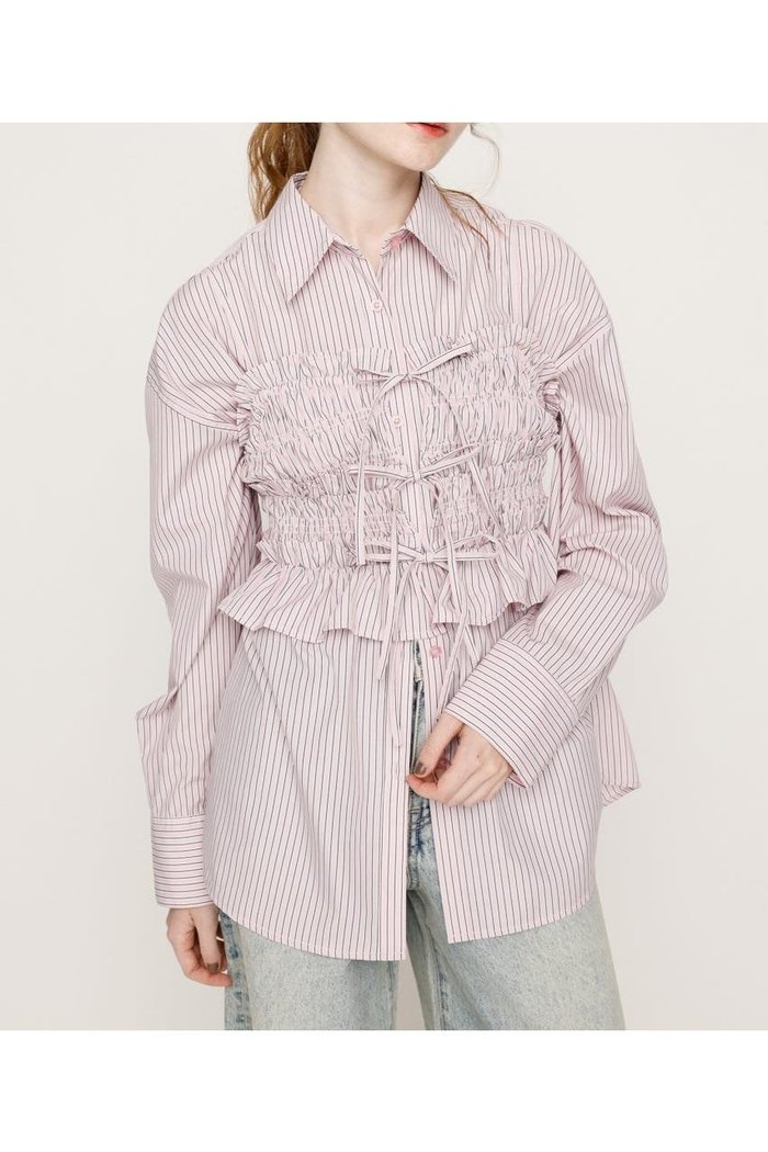 【スライ/SLY】のBUSTIER LAYRED シャツ インテリア・キッズ・メンズ・レディースファッション・服の通販 founy(ファニー) https://founy.com/ ファッション Fashion レディースファッション Fashion for Women トップス・カットソー Cut & Sew Tops シャツ・ブラウス・オフィスカジュアル Elegant Blouses & Button-Ups ビスチェ Bustiers & Corset Tops / Layered Bustier Style シャーリング Shirring, Ruched ストライプ Stripe, Striped Pattern ビスチェ Bustier, Corset Top フリル Frill, Ruffle 無地 Plain, Solid Color リボン Ribbon, Bow ルーズ Loose, Oversized A/W・秋冬 Autumn/Winter おすすめ Recommended / Our Picks |ID: prp329100004668052 ipo3291000000033756845