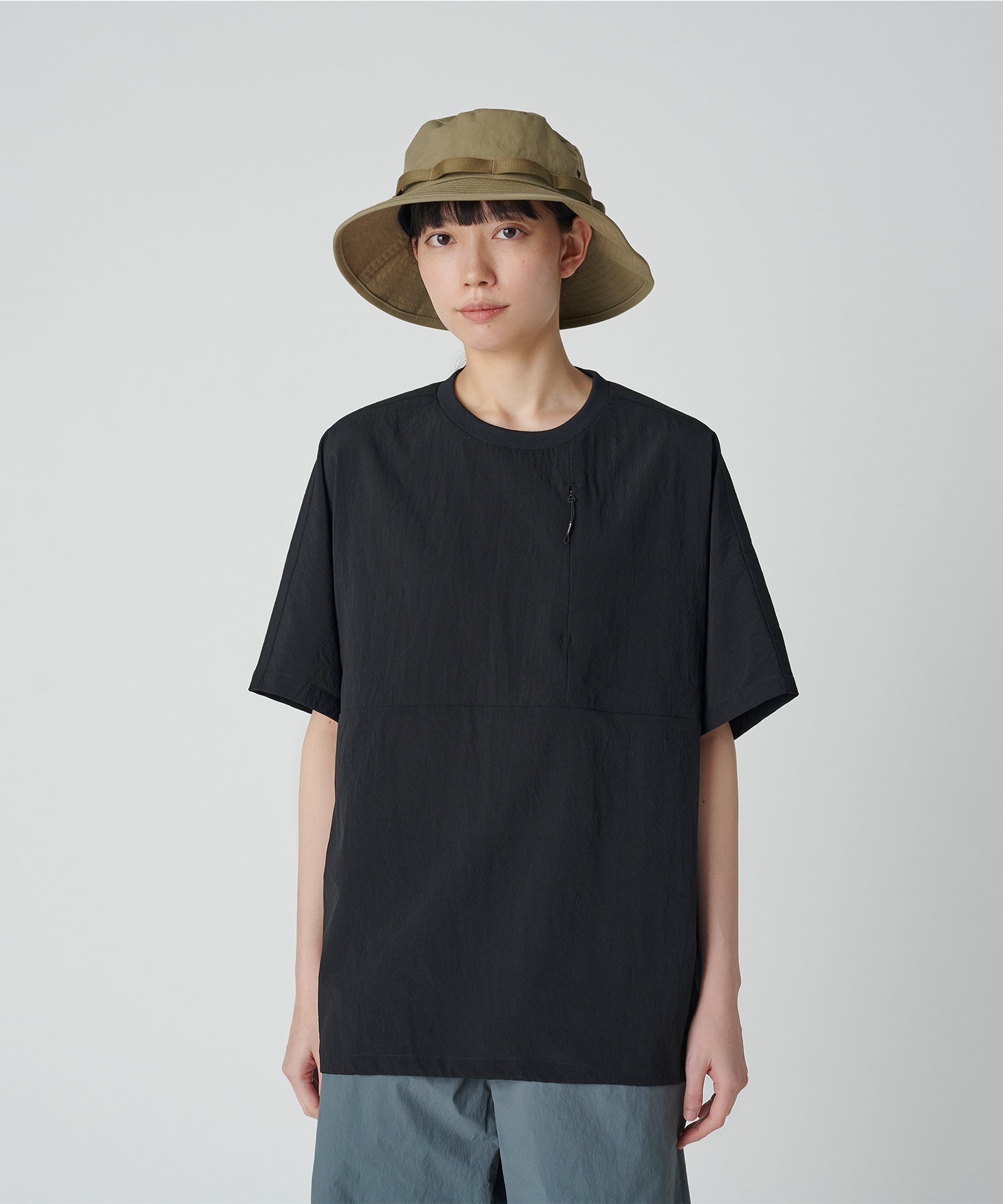 【スノーピーク/SNOW PEAK】のBreathable Quick Dry T-Shirt インテリア・キッズ・メンズ・レディースファッション・服の通販 founy(ファニー) 　ファッション　Fashion　レディースファッション　Fashion for Women　トップス・カットソー　Cut & Sew Tops　シャツ・ブラウス・オフィスカジュアル　Elegant Blouses & Button-Ups　ロングTシャツ・Tシャツ　Longline T-Shirts & Tees　春　Spring　吸水　Absorbent, Quick-Dry　軽量　Lightweight, Ultra Light　シンプル　Simple, Minimal　スピンドル　Spindle, Drawcord　スマート　Smart, Elegant　定番　Standard, Basic Item　ポケット　Pocket, Pocket Detail　半袖　Short Sleeve, Half Sleeve　S/S・春夏　SS, Spring/Summer, Warm Season　夏　Summer　2025年　2025　2025春夏・S/S　Spring/Summer 2025 SS25　BLACK|ID: prp329100004668113 ipo3291000000033797696