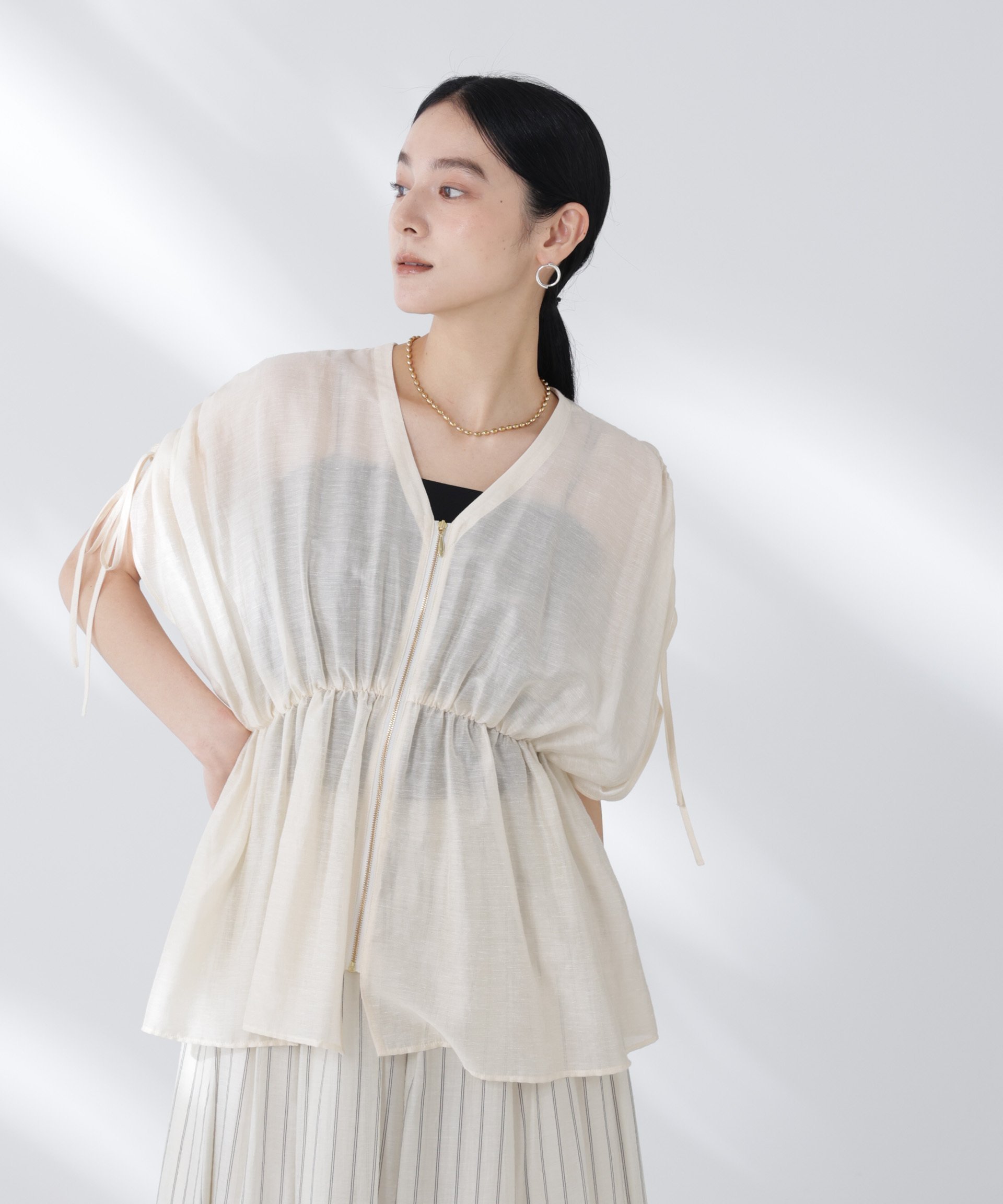 【ナノ ユニバース/nano universe】のリネン混シアーギャザージップブラウス 人気、トレンドファッション・服の通販 founy(ファニー) 　ファッション　Fashion　レディースファッション　Fashion for Women　トップス・カットソー　Cut & Sew Tops　シャツ・ブラウス・オフィスカジュアル　Elegant Blouses & Button-Ups　ウォッシャブル　Machine Washable　春　Spring　ギャザー　Gathered, Ruffled　シアー　Sheer, See-Through　スタンド　Stand Collar, Upright Stand　バランス　Balance, Style Balance　フォルム　Silhouette, Form　フロント　Front, Front Design　ブルゾン　Blouson, Bomber Jacket　ペプラム　Peplum, Flared Hem　リネン　Linen, Linen Fabric　リボン　Ribbon, Bow　おすすめ　Recommended / Our Picks　エレガント 上品　Elegant　2025年　2025　2025春夏・S/S　Spring/Summer 2025 SS25　 other-1|ID: prp329100004668380 ipo3291000000033758109