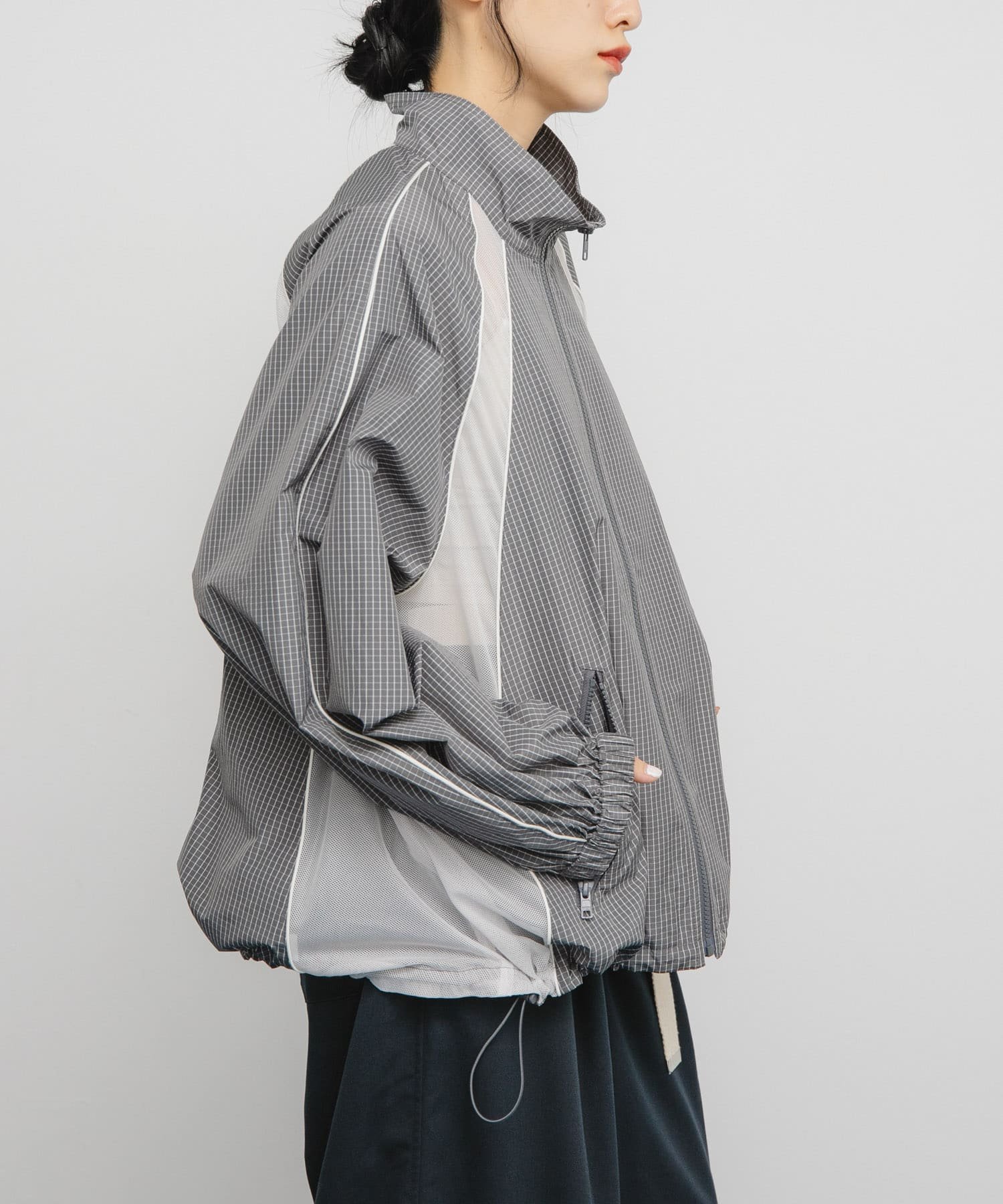 【ケービーエフ/KBF / URBAN RESEARCH】のチェックZIPアップブルゾン インテリア・キッズ・メンズ・レディースファッション・服の通販 founy(ファニー) 　ファッション　Fashion　レディースファッション　Fashion for Women　アウター　Coat / Outerwear Collection　ブルゾンジャケット・スポーティアウター　Blouson Jackets　2025年　2025　2025-2026秋冬・A/W　Autumn/Winter 2025–26 AW25–26　冬　Winter / This Winter　チェック　Check, Plaid, Tartan　ブルゾン　Blouson, Bomber Jacket　メッシュ　Mesh, Net Fabric　A/W・秋冬　Autumn/Winter　GRAY|ID: prp329100004672114 ipo3291000000033772499