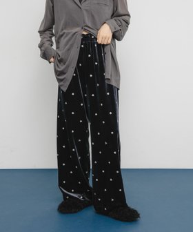 【ケービーエフ/KBF / URBAN RESEARCH】のベロアイージーパンツ 人気、トレンドファッション・服の通販 founy(ファニー) ファッション Fashion レディースファッション Fashion for Women パンツ Pants & Trousers 2025年 2025 2025-2026秋冬・A/W Autumn/Winter 2025–26 AW25–26 冬 Winter / This Winter おすすめ Recommended / Our Picks セットアップ Set-Up, Coordinated Outfit ベロア Velour, Soft Velvet リラックス Relax, Relaxed Fit A/W・秋冬 Autumn/Winter |ID:prp329100004672125