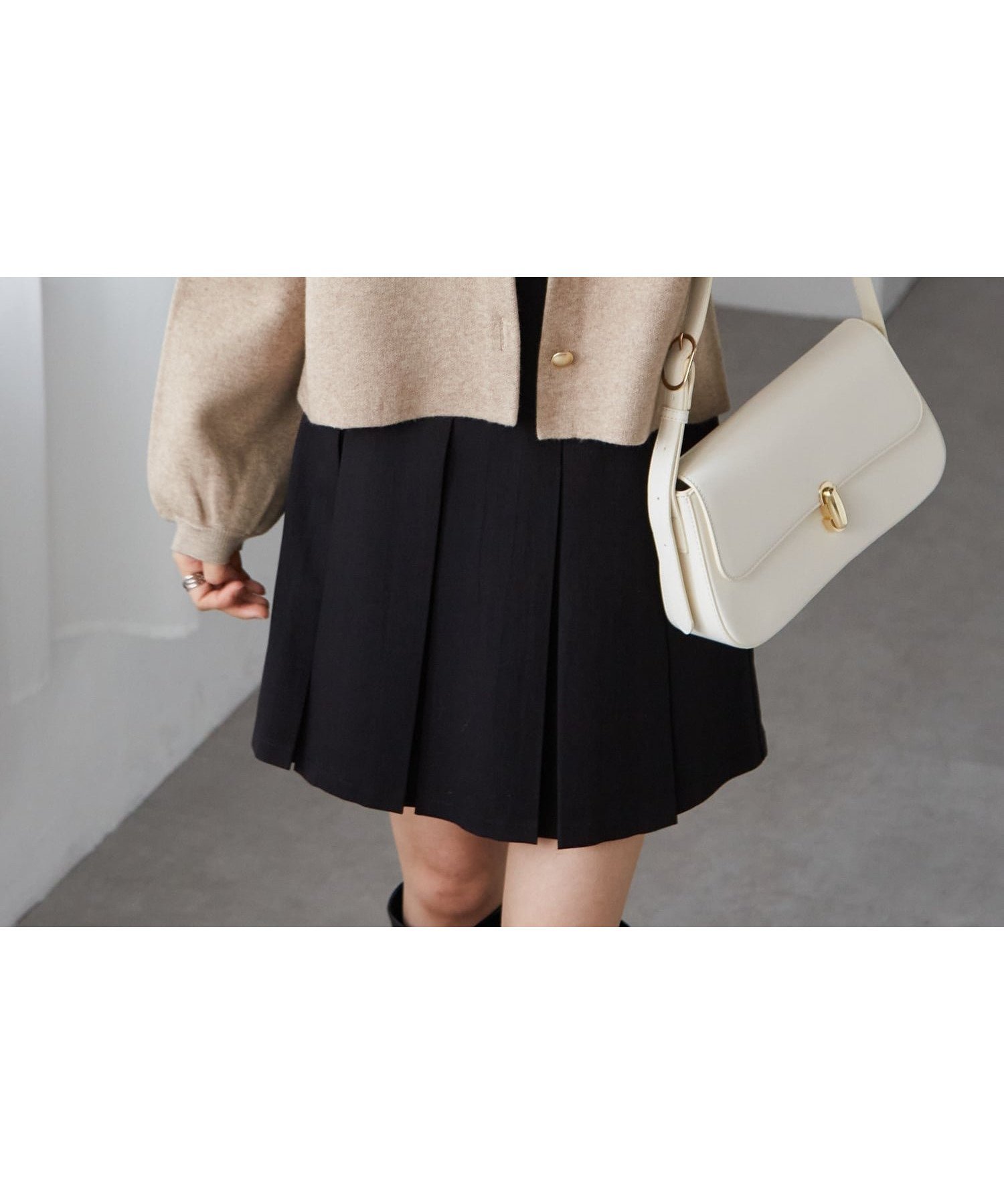 【ラナン/Ranan】のRanan/MTゴールド調ボタンニットカーデ インテリア・キッズ・メンズ・レディースファッション・服の通販 founy(ファニー) ファッション Fashion レディースファッション Fashion for Women トップス・カットソー Cut & Sew Tops ニット Knit Tops & Sweaters 洗える Machine Washable カーディガン Cardigan, Knitwear コンパクト Compact, Small Size シンプル Simple, Minimal ジャケット Jacket, Outerwear スラックス Slacks, Dress Pants デニム Denim, Jeans Material なめらか Smooth, Silky Texture ボトム Bottoms, Lower Wear ポケット Pocket, Pocket Detail リブニット Rib Knit, Ribbed Knit おすすめ Recommended / Our Picks エレガント 上品 Elegant ビジネス 仕事 通勤 Business / Work / Commuting 2025年 2025 2025-2026秋冬・A/W Autumn/Winter 2025–26 AW25–26 ベージュ|ID: prp329100004672393 ipo3291000000036071139