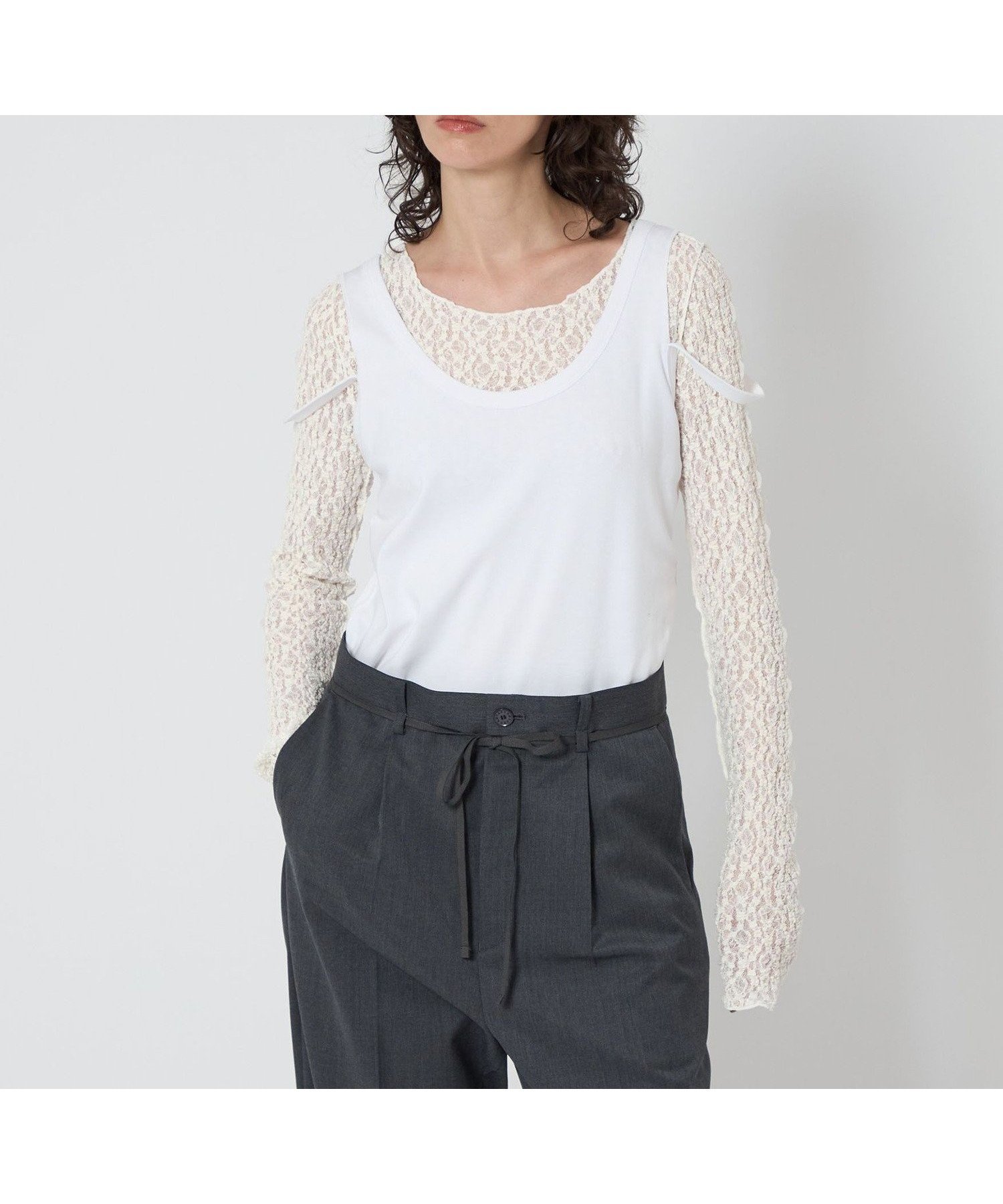 【ユナイテッドアローズ/UNITED ARROWS】のASTRAET レース ロングスリーブカットソー インテリア・キッズ・メンズ・レディースファッション・服の通販 founy(ファニー) 　ファッション　Fashion　レディースファッション　Fashion for Women　トップス・カットソー　Cut & Sew Tops　カットソー・ベーシックTシャツ　Cut-and-Sewn Tops / Stretch Tees & Basics　インナー　Innerwear　カットソー　Cut and Sewn Top　シアー　Sheer, See-Through　デコルテ　Décolleté, Neckline　ブルゾン　Blouson, Bomber Jacket　ベスト　Vest, Waistcoat　レース　Lace, Lace Fabric　OFF WHITE|ID: prp329100004672443 ipo3291000000034012725