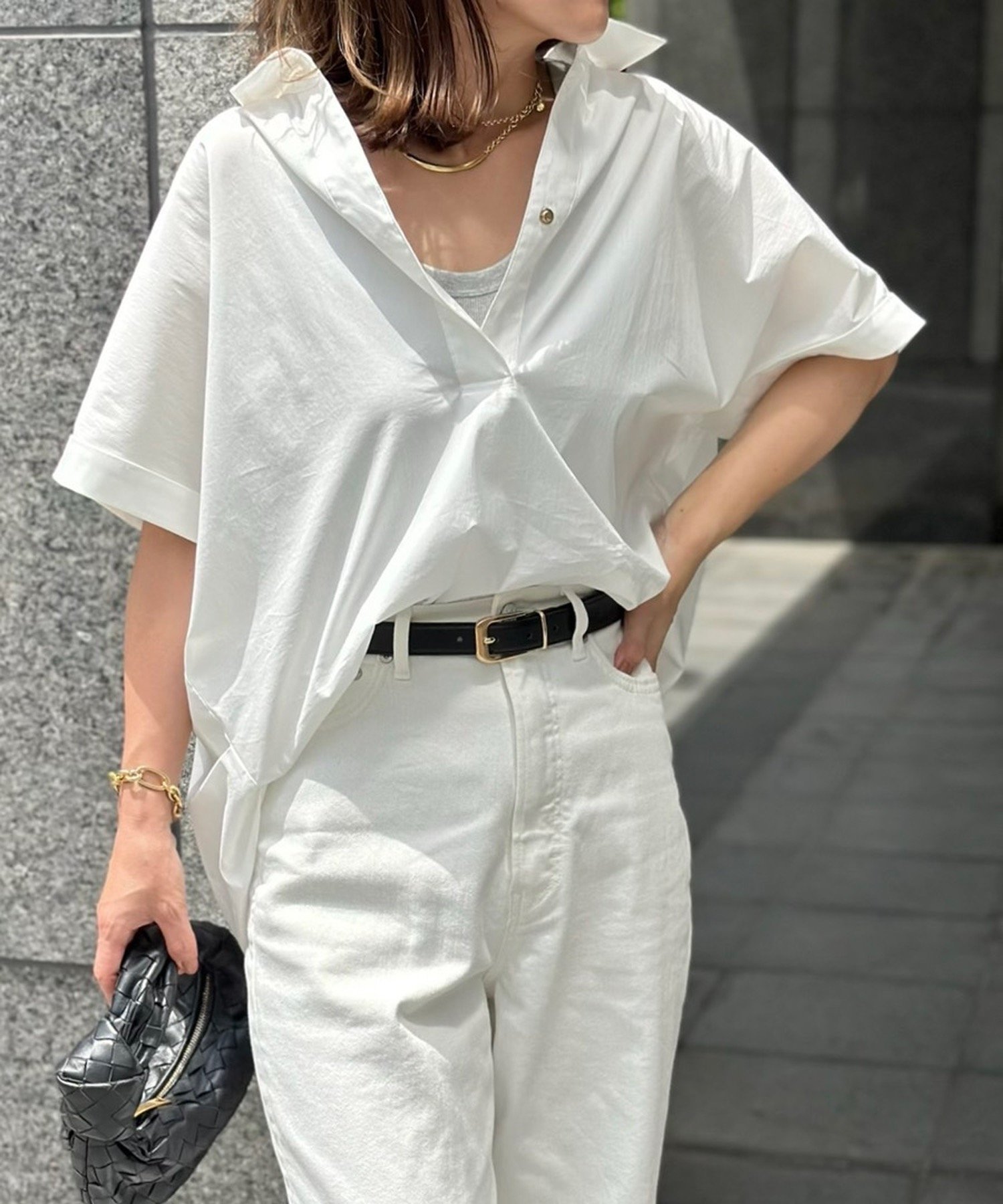【スタイルドア/STYLEDOOR】のスキッパーバックコクーンシャツ インテリア・キッズ・メンズ・レディースファッション・服の通販 founy(ファニー) 　ファッション　Fashion　レディースファッション　Fashion for Women　トップス・カットソー　Cut & Sew Tops　シャツ・ブラウス・オフィスカジュアル　Elegant Blouses & Button-Ups　バッグ　Bags　スキッパー　Skipper, Open Collar　タイプライター　Typewriter Fabric, Crisp Cotton　テーパード　Tapered, Tapered Pants　ベーシック　Basic, Essential　ペンシル　Pencil, Pencil Skirt　モダン　Modern, Contemporary　ワイド　Wide, Wide Fit　ホワイト|ID: prp329100004672459 ipo3291000000033865055