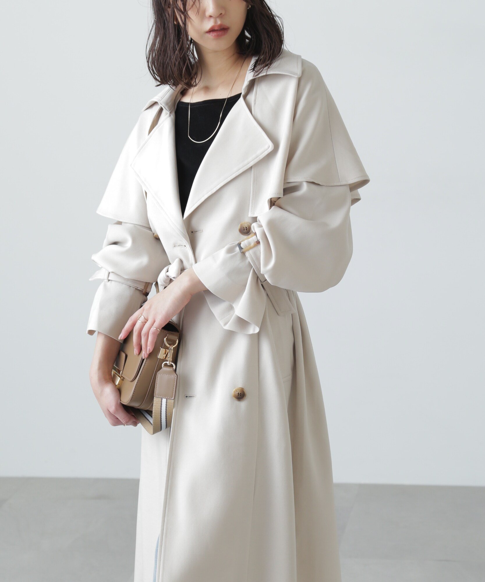 【フリーズマート/FREE'S MART】のケープ付きロングトレンチコート 人気、トレンドファッション・服の通販 founy(ファニー) 　ファッション　Fashion　レディースファッション　Fashion for Women　アウター　Coat / Outerwear Collection　コート・ロングコート・ピーコート　Long Coats, Peacoats & More　トレンチコート / 春秋の定番アウター　Trench Coats　おすすめ　Recommended / Our Picks　ツイル　Twist, Twisted Detail　ドレープ　Drape, Draping Fabric　ロング　Long, Long-Length　 other-1|ID: prp329100004672510 ipo3291000000033919580