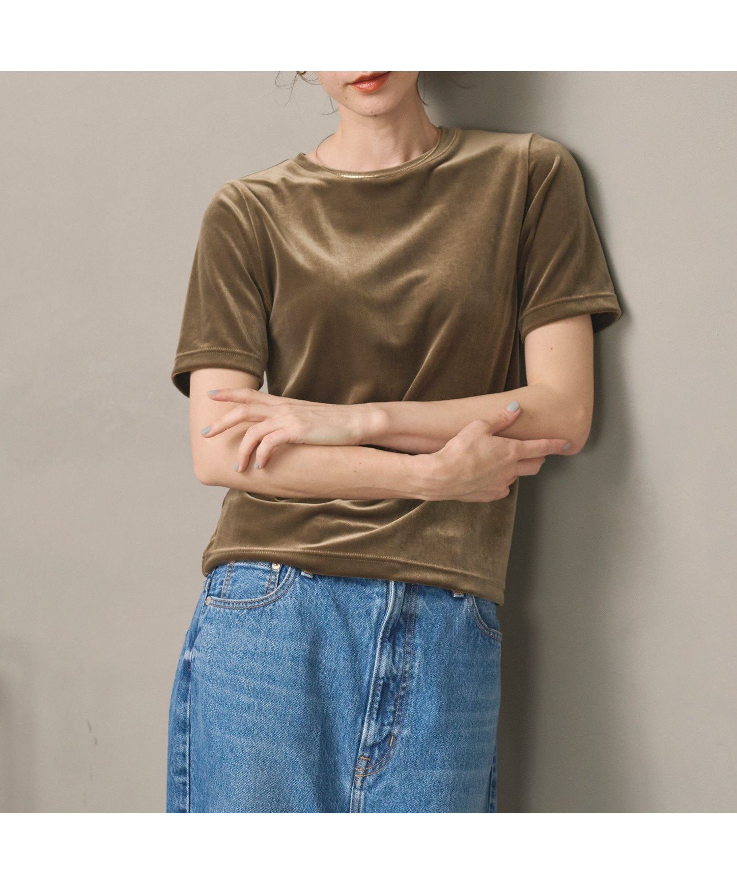【ビューティ&ユース ユナイテッドアローズ/BEAUTY&YOUTH / UNITED ARROWS】のベロア コンパクト ショートスリーブTシャツ インテリア・キッズ・メンズ・レディースファッション・服の通販 founy(ファニー) 　ファッション　Fashion　レディースファッション　Fashion for Women　トップス・カットソー　Cut & Sew Tops　シャツ・ブラウス・オフィスカジュアル　Elegant Blouses & Button-Ups　ロングTシャツ・Tシャツ　Longline T-Shirts & Tees　ベロアトップス　Velour Tops / Velvet-Look Items　おすすめ　Recommended / Our Picks　インナー　Innerwear　コンパクト　Compact, Small Size　ショート　Short, Short Length　ジャケット　Jacket, Outerwear　スリーブ　Sleeve, Long Sleeve / Short Sleeve　トレンド　Trend, Trending Now　ベロア　Velour, Soft Velvet　ボトム　Bottoms, Lower Wear　ルーズ　Loose, Oversized　エレガント 上品　Elegant　今季　This Season, Current Season　定番　Standard, Basic Item　OLIVE|ID: prp329100004672515 ipo3291000000033774011