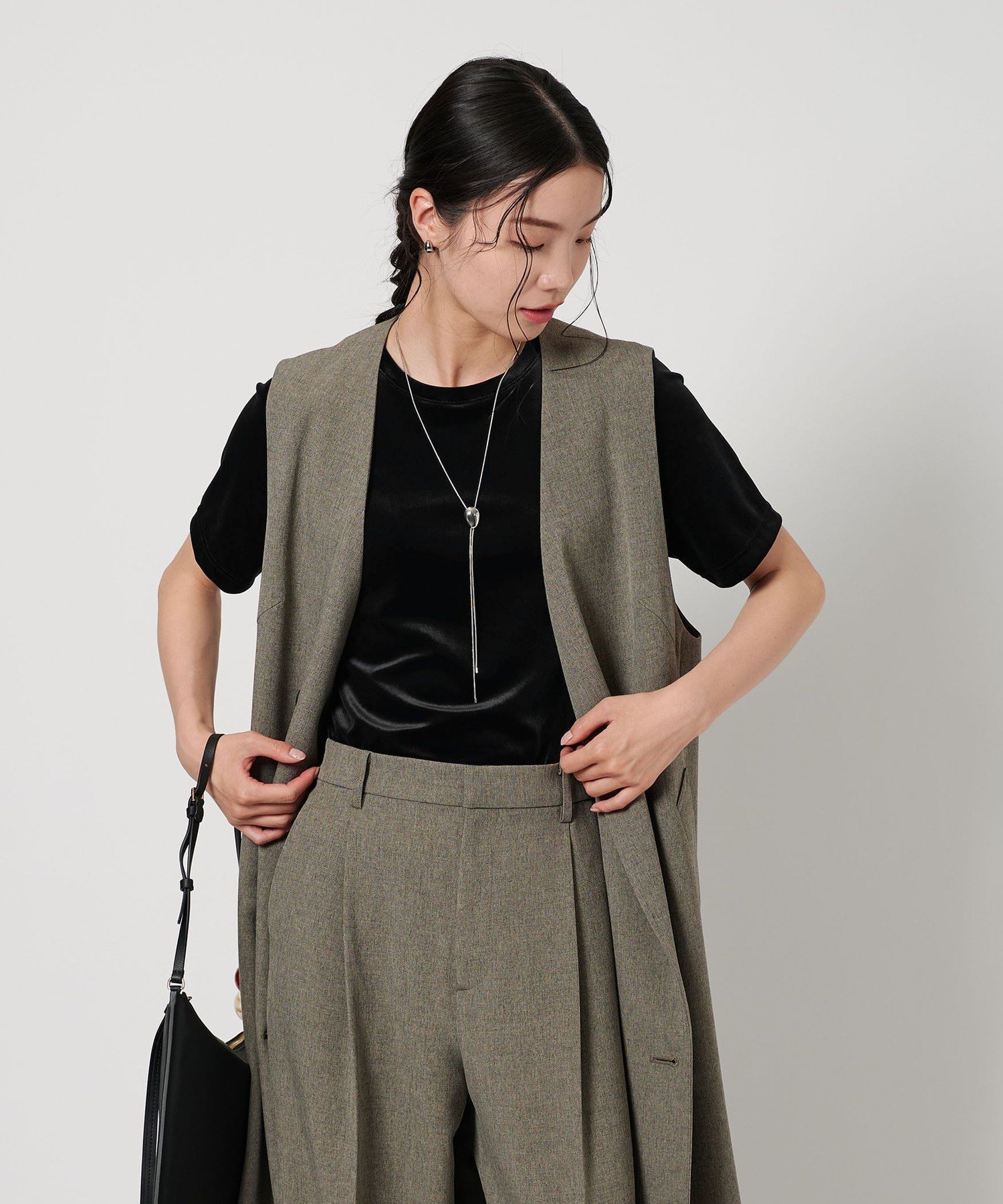 【ビューティ&ユース ユナイテッドアローズ/BEAUTY&YOUTH / UNITED ARROWS】のベロア コンパクト ショートスリーブTシャツ インテリア・キッズ・メンズ・レディースファッション・服の通販 founy(ファニー) 　ファッション　Fashion　レディースファッション　Fashion for Women　トップス・カットソー　Cut & Sew Tops　シャツ・ブラウス・オフィスカジュアル　Elegant Blouses & Button-Ups　ロングTシャツ・Tシャツ　Longline T-Shirts & Tees　ベロアトップス　Velour Tops / Velvet-Look Items　おすすめ　Recommended / Our Picks　インナー　Innerwear　コンパクト　Compact, Small Size　ショート　Short, Short Length　ジャケット　Jacket, Outerwear　スリーブ　Sleeve, Long Sleeve / Short Sleeve　トレンド　Trend, Trending Now　ベロア　Velour, Soft Velvet　ボトム　Bottoms, Lower Wear　ルーズ　Loose, Oversized　エレガント 上品　Elegant　今季　This Season, Current Season　定番　Standard, Basic Item　BLACK|ID: prp329100004672515 ipo3291000000033774014